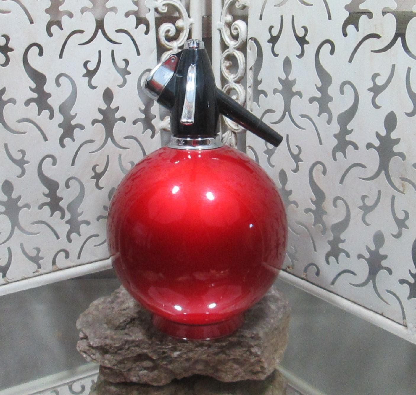 Vintage BOC Globemaster Siphon Seltzer Bottle