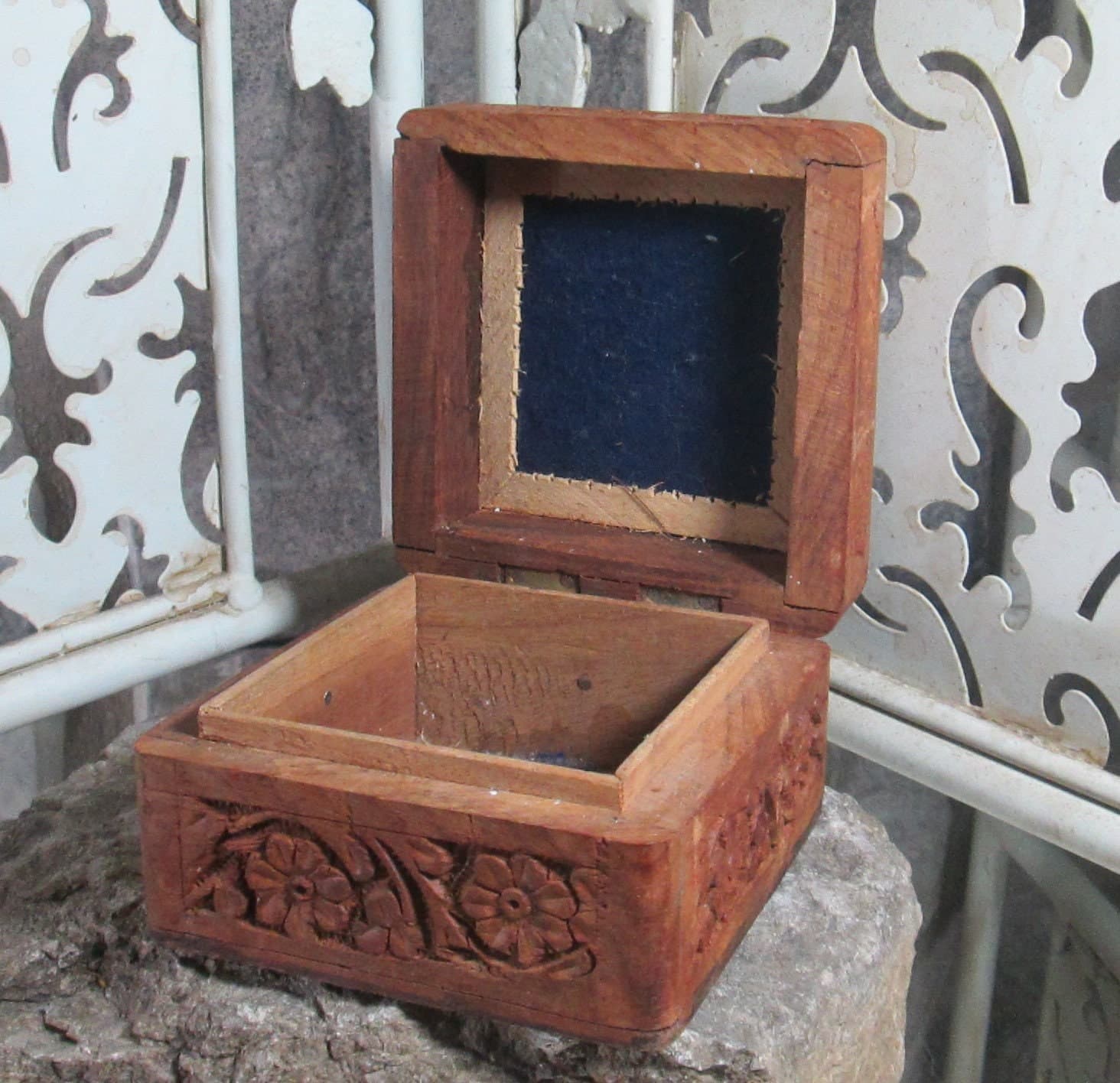 Vintage Carved Sheesham Wood Box - Thumbnail 2