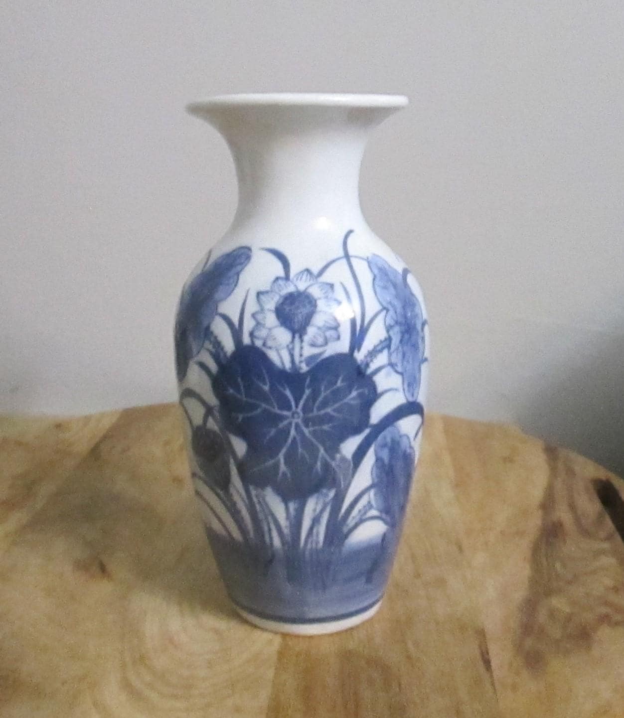 Vintage Pier 1 Oriental Blue and White Vase - Thumbnail 2