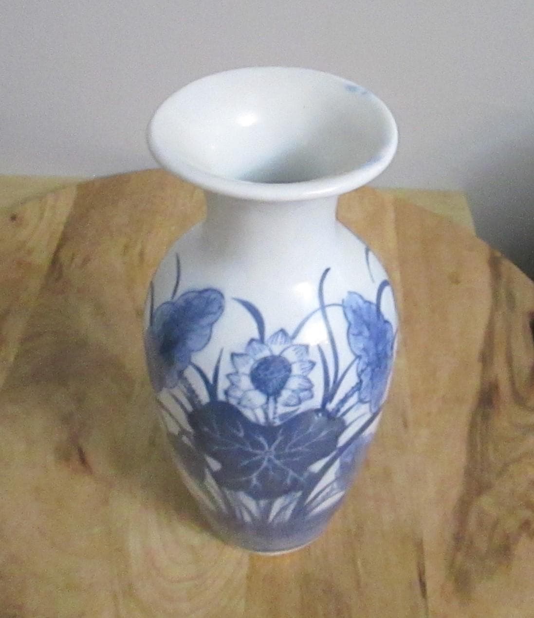 Vintage Pier 1 Oriental Blue and White Vase - Thumbnail 3