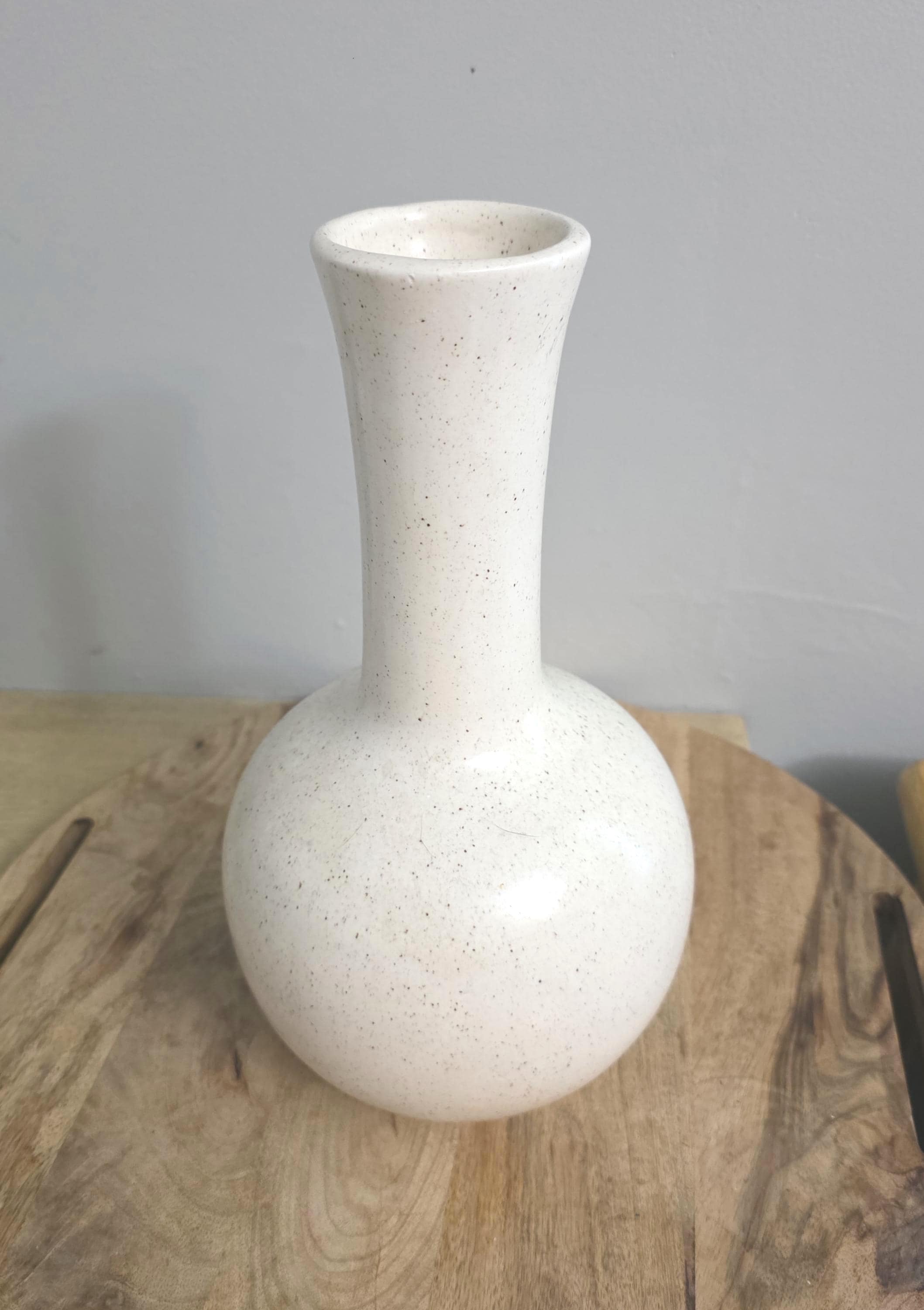 Vintage Mid Century Cream Speckled Vase - Thumbnail 3