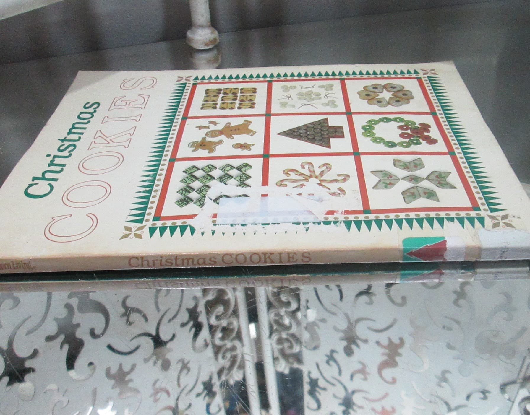 Vintage Christmas Cookies Cookbook, 1990 - Thumbnail 2