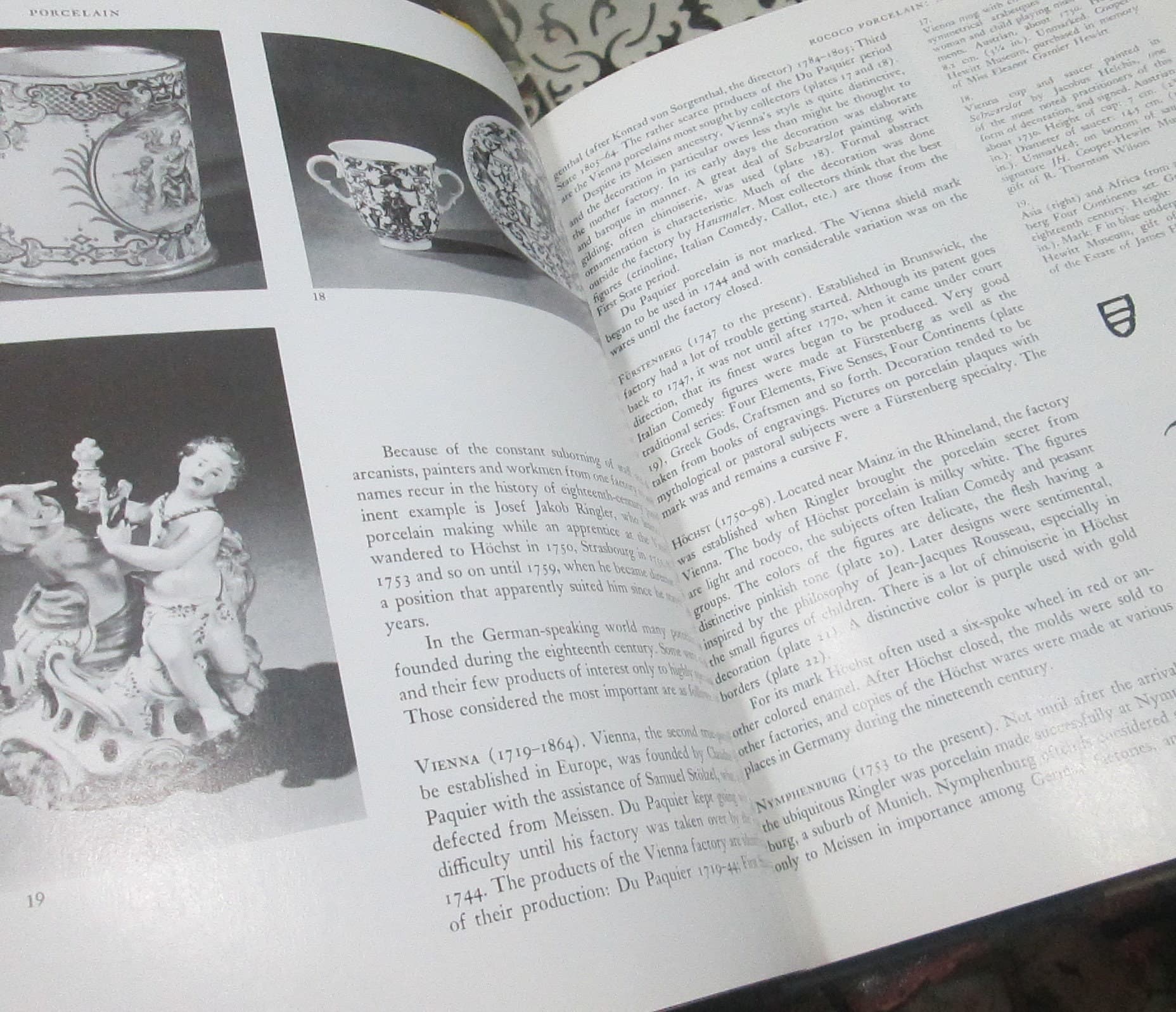 Vintage Smithsonian Porcelain Reference Book, 1979 - Thumbnail 4