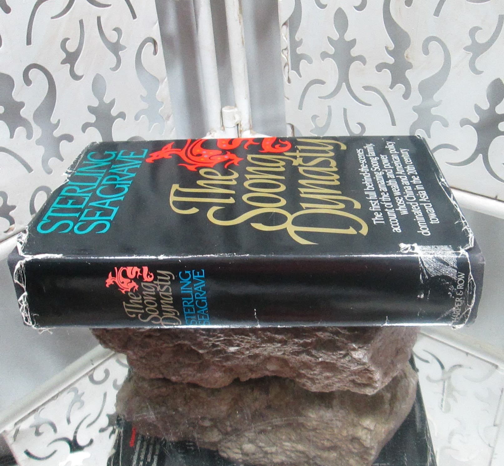 Vintage Book The Soong Dynasty by Sterling Seagrave, 1985 - Thumbnail 4