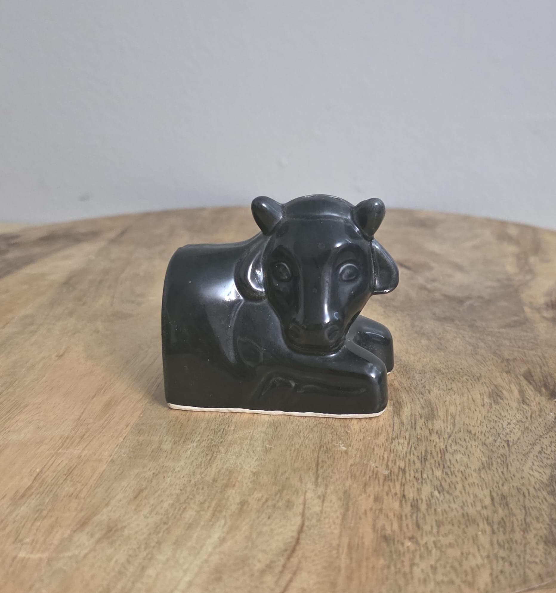 Vintage Modern Style Bull Salt Shaker - Thumbnail 2