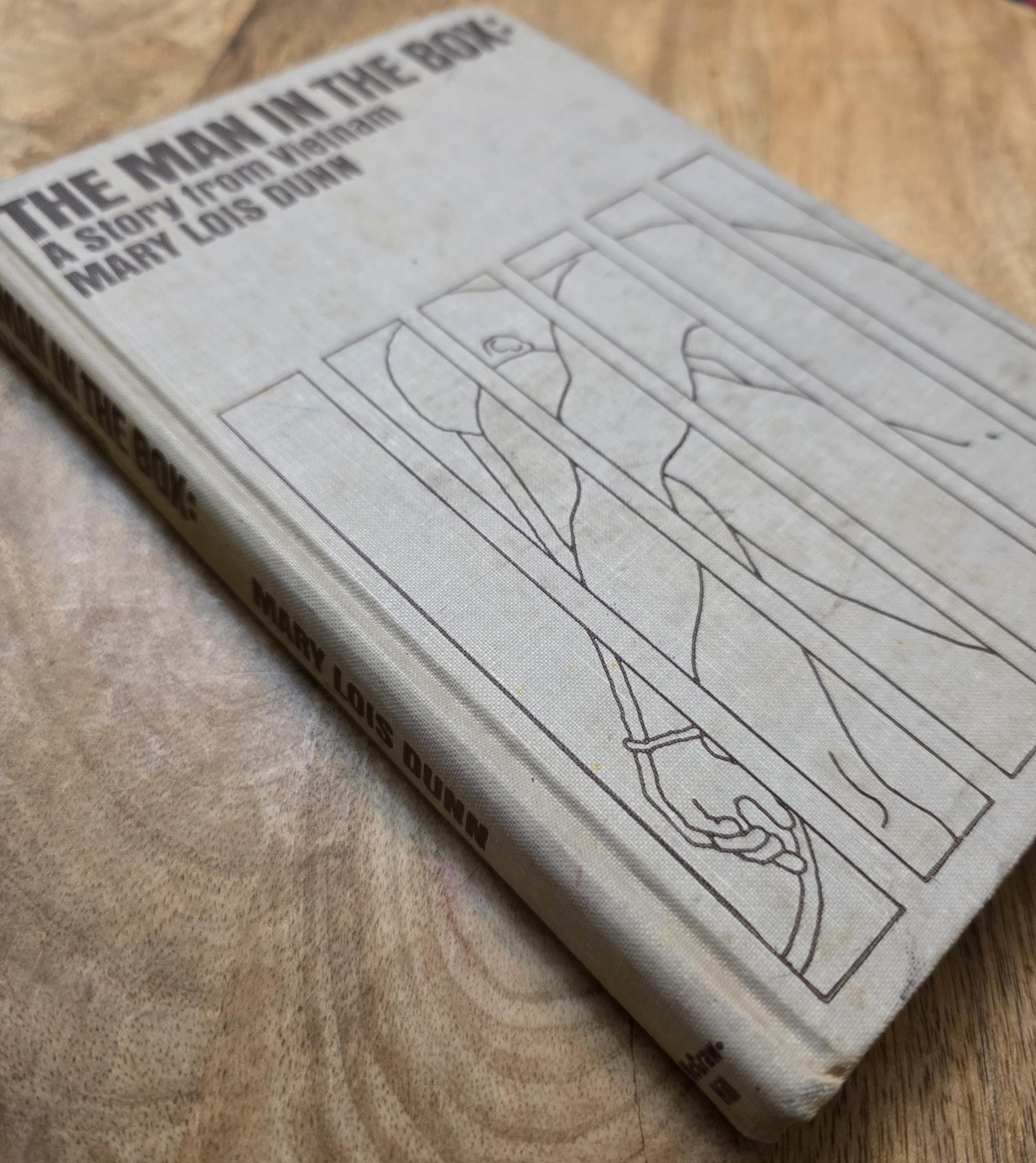 Vintage Book The Man in the Box: A Story from Vietname by Mary Lois Dunn, 1968 - Thumbnail 2