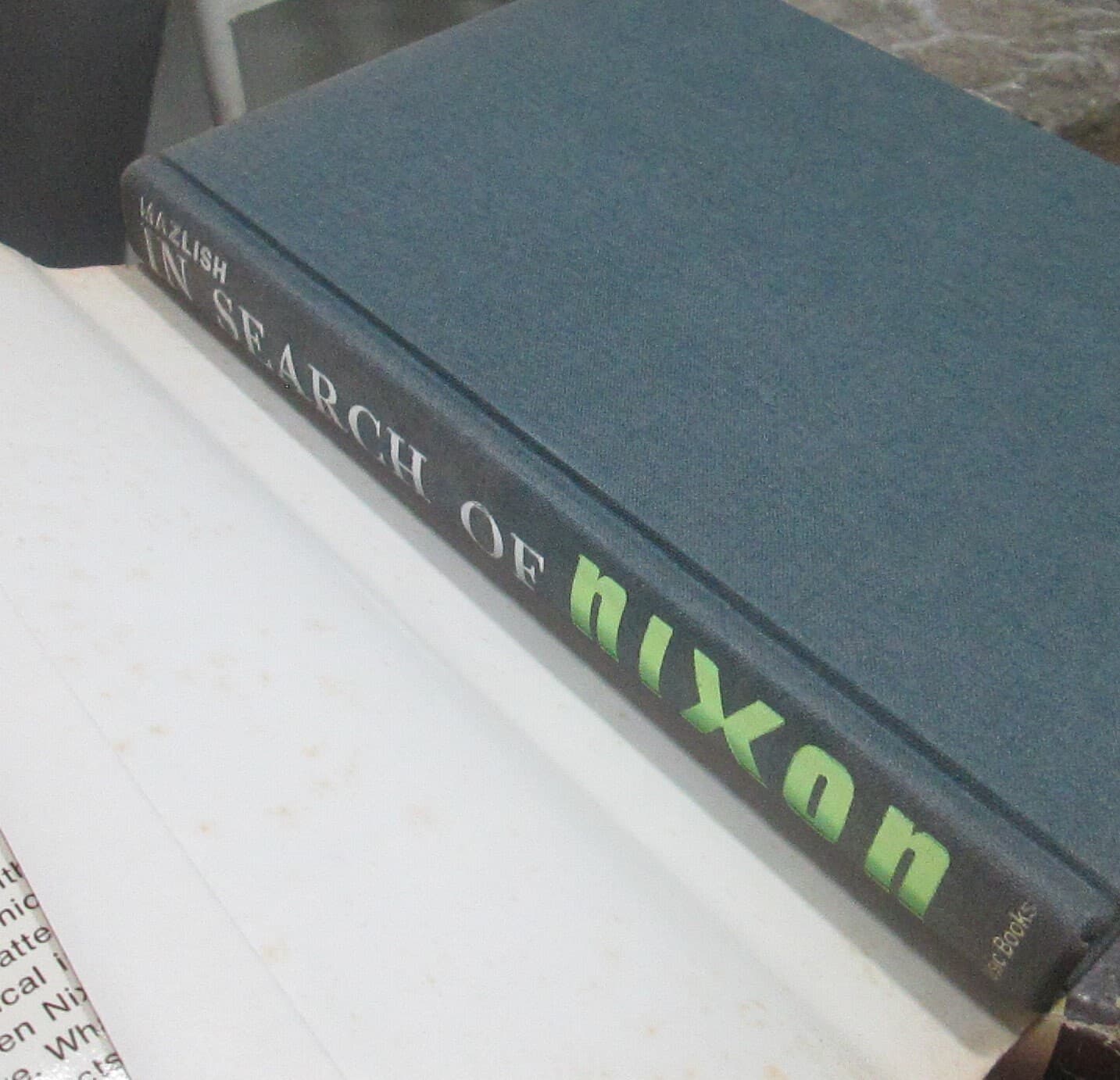 Vintage Book In Search of Nixon, 1972 - Thumbnail 2