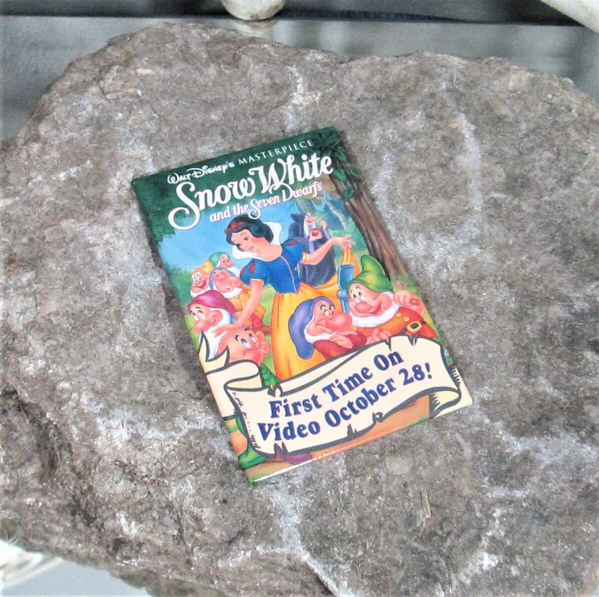 Vintage 1990's Snow White Walt Disney Video Release Pin