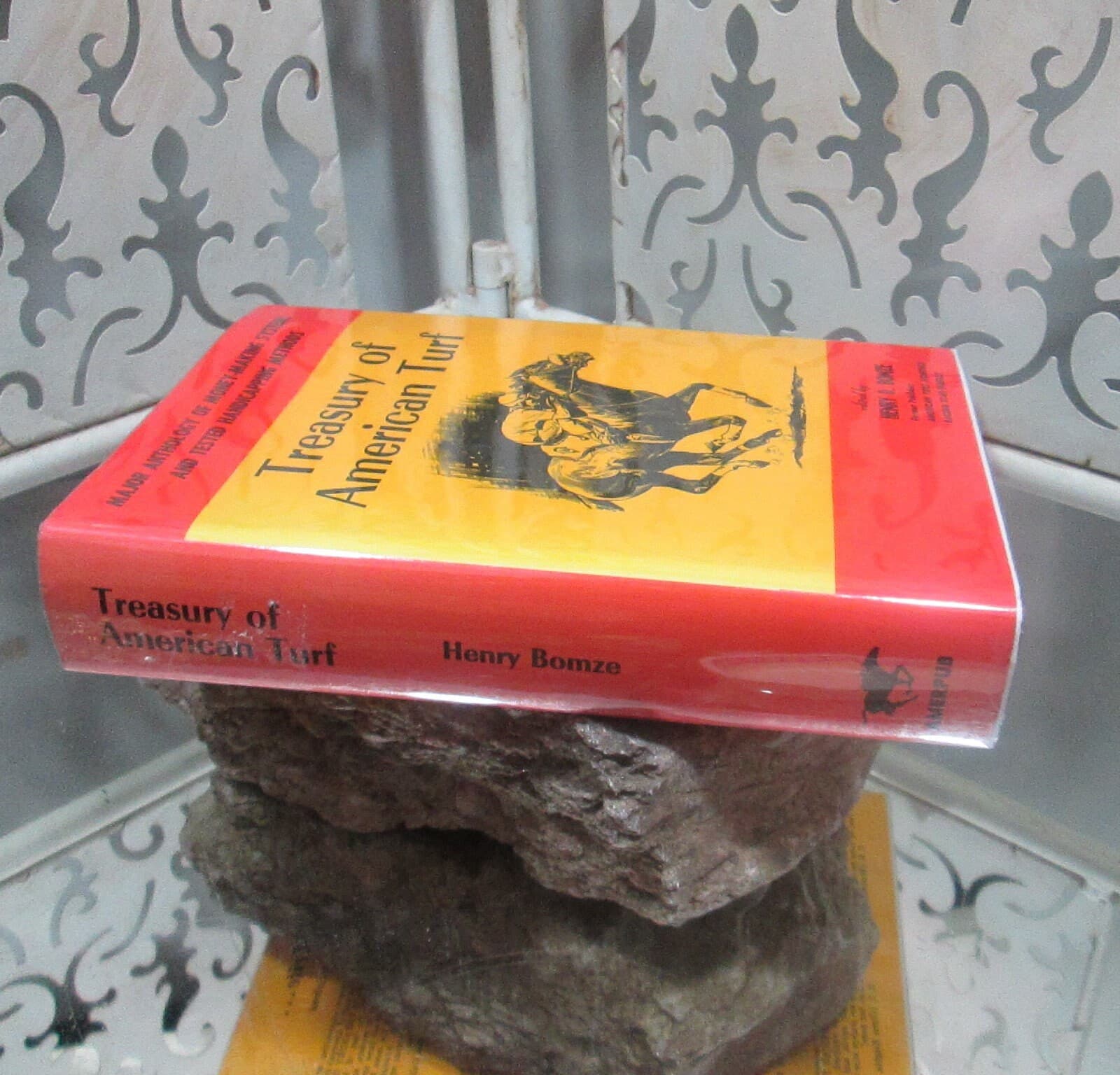 Vintage Book Treasury of American Turf by Henry Bomze, 1975 - Thumbnail 2