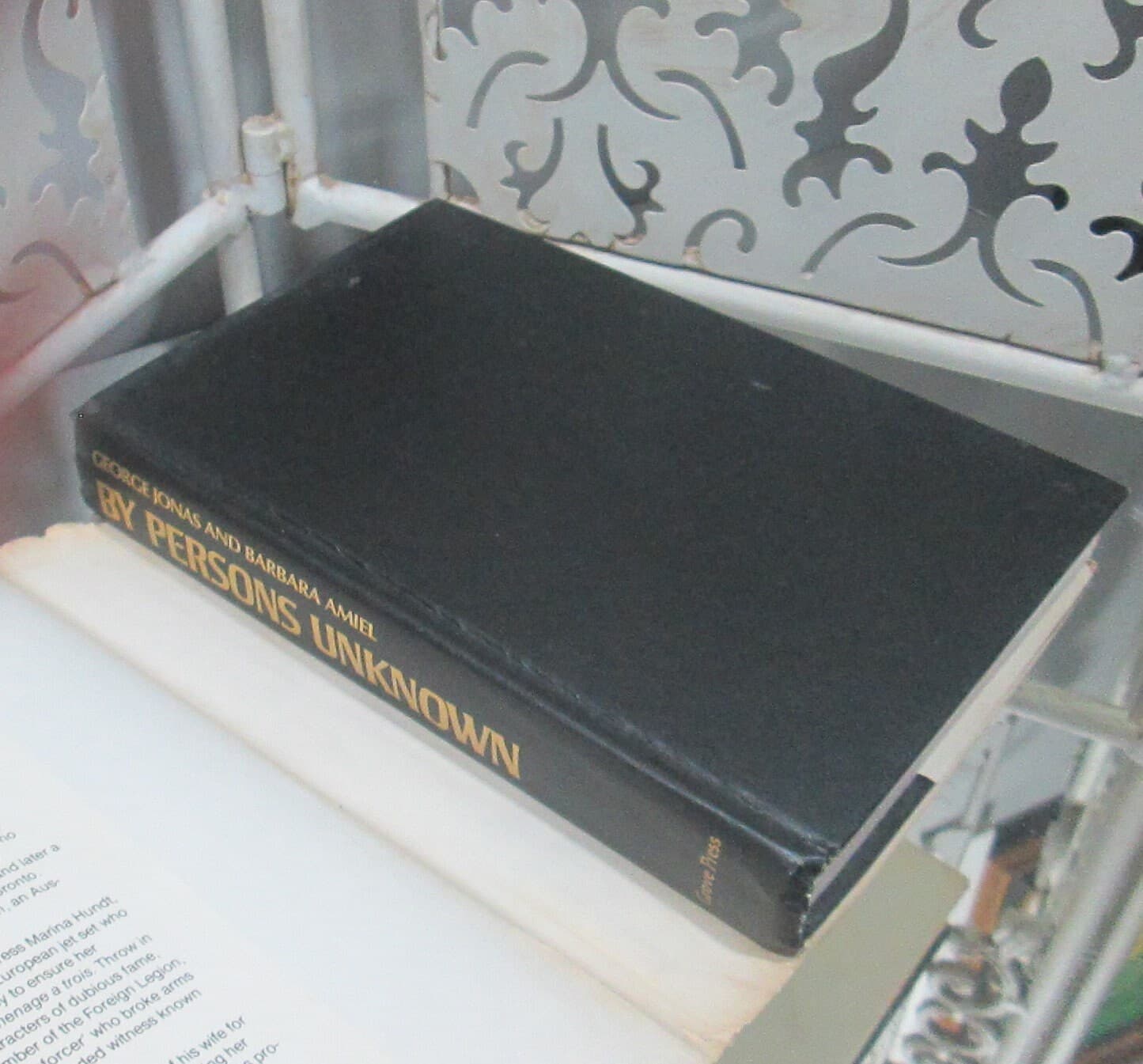 Vintage Book By Persons Unknown: The Strange Death of Christine Demeter, 1977 - Thumbnail 3