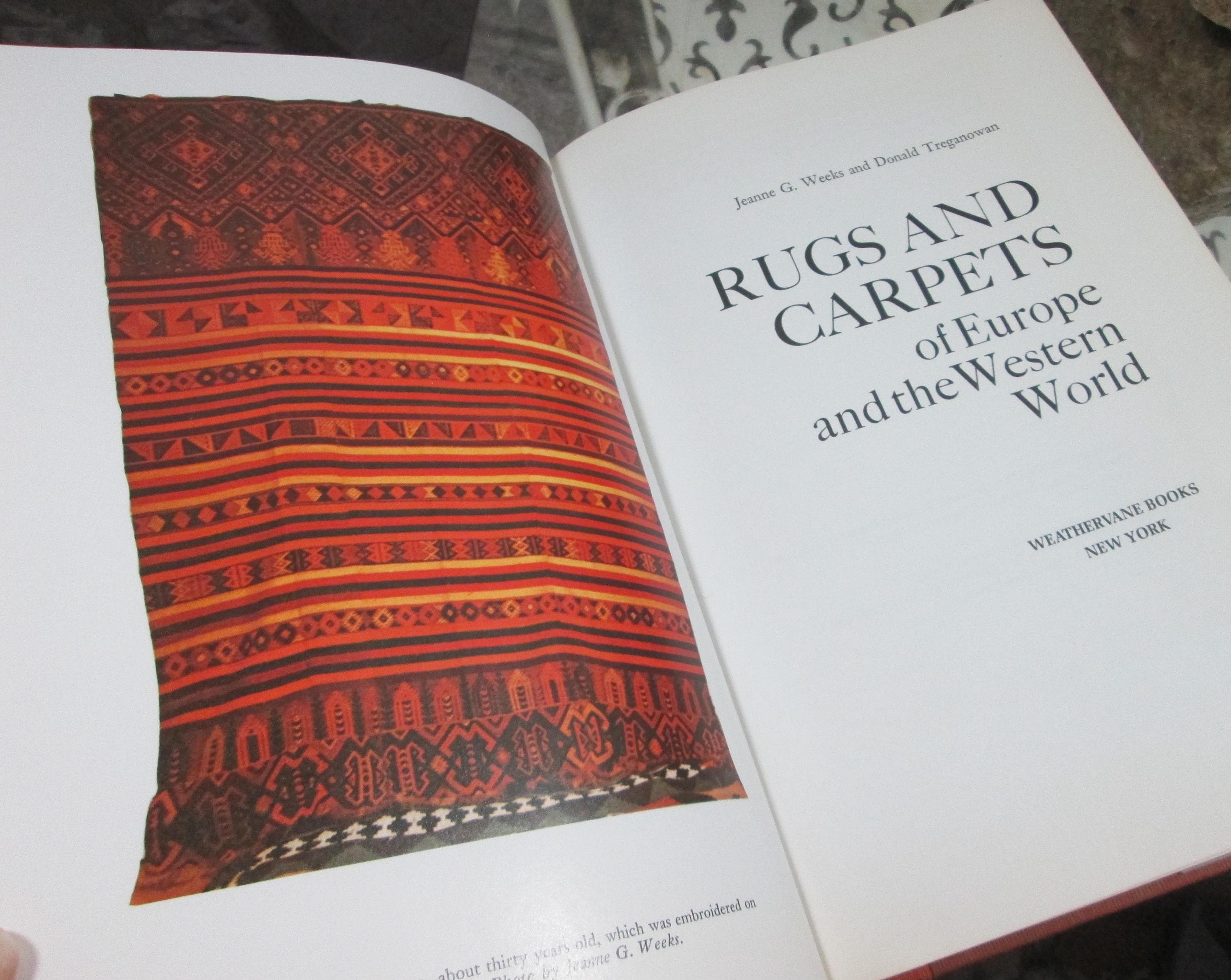 Rugs and Carpets of Europe and the Western World,1969, Vintage Book - Thumbnail 3