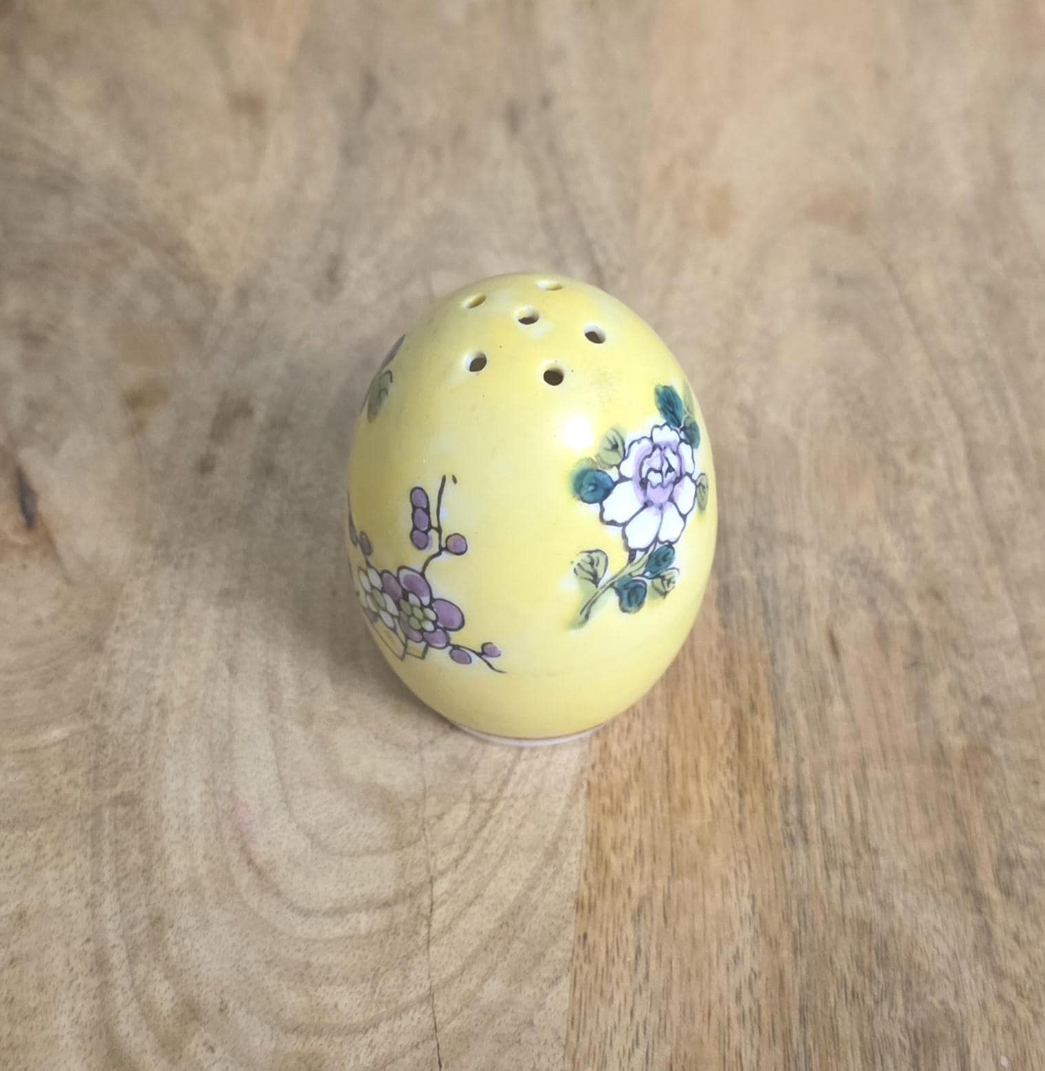 Vintage Chinese Enamel Yellow Egg Salt Shaker - Thumbnail 3