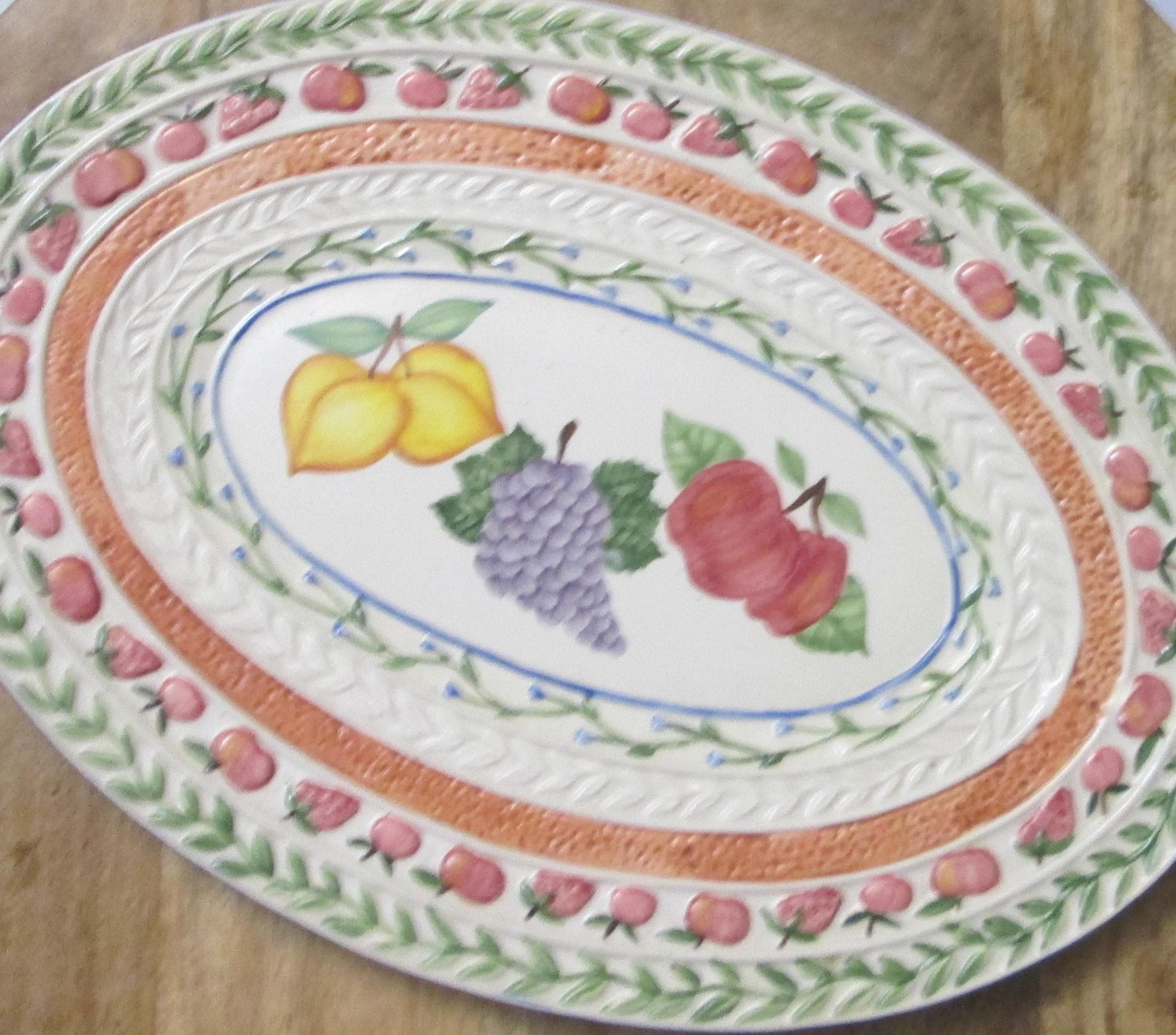 Vintage Strata Group Fresh N' Fruity Platter