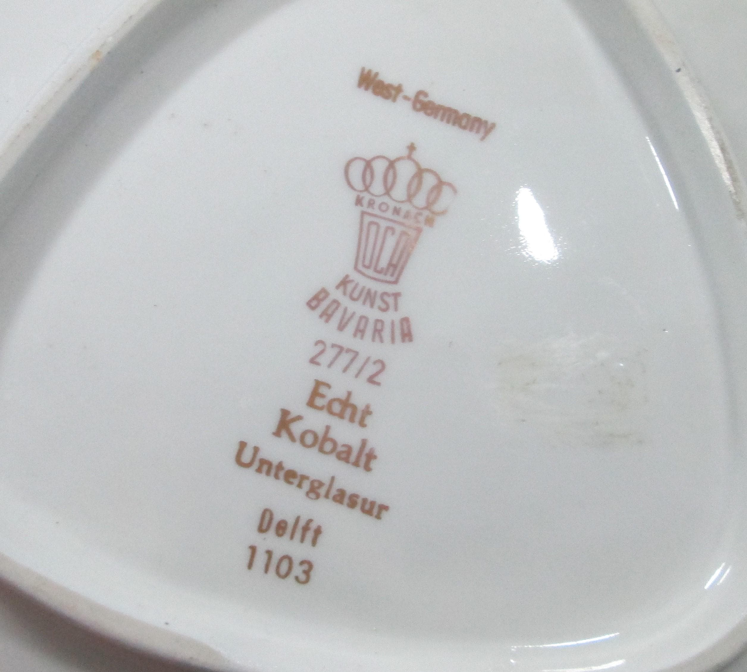 Vintage Kunst Bavaria Blue Roses Plate - Thumbnail 2
