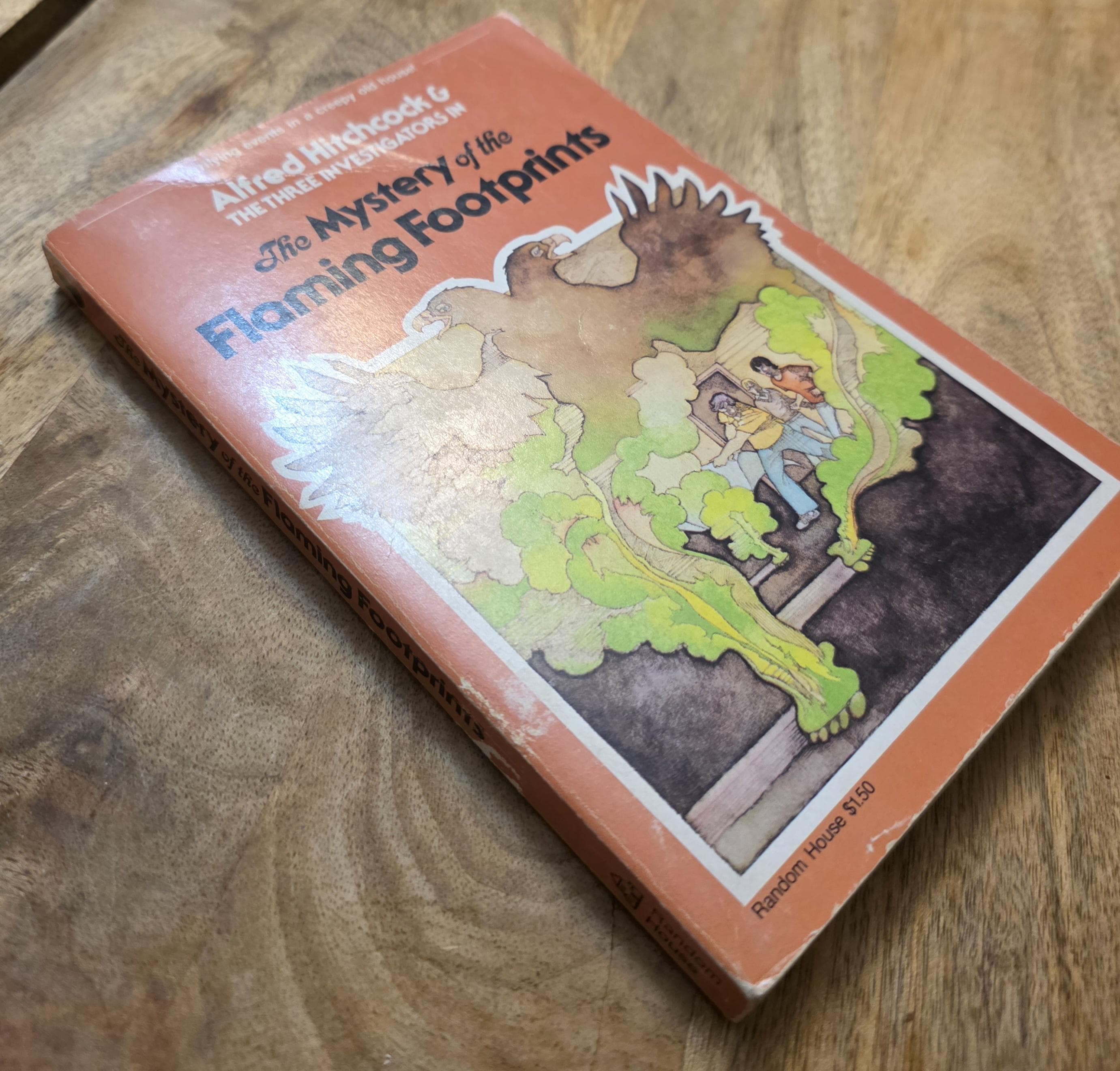 Alfred Hitchcock The Mystery of the Flaming Footprints by M.V. Carey, 1971, Illustrations by Harry Kane - Thumbnail 2