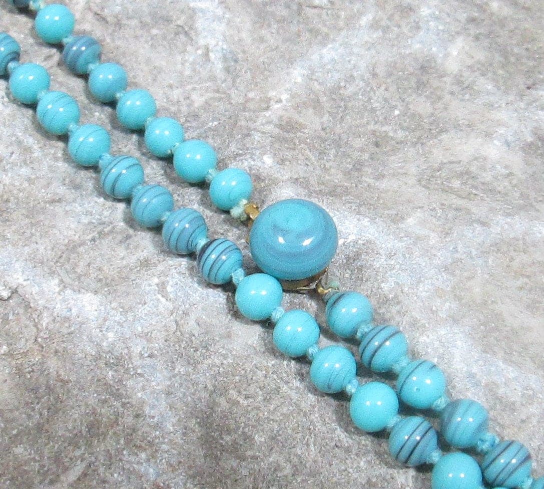 Vintage 1920's Flapper Necklace Turquoise Glass Beads - Thumbnail 2