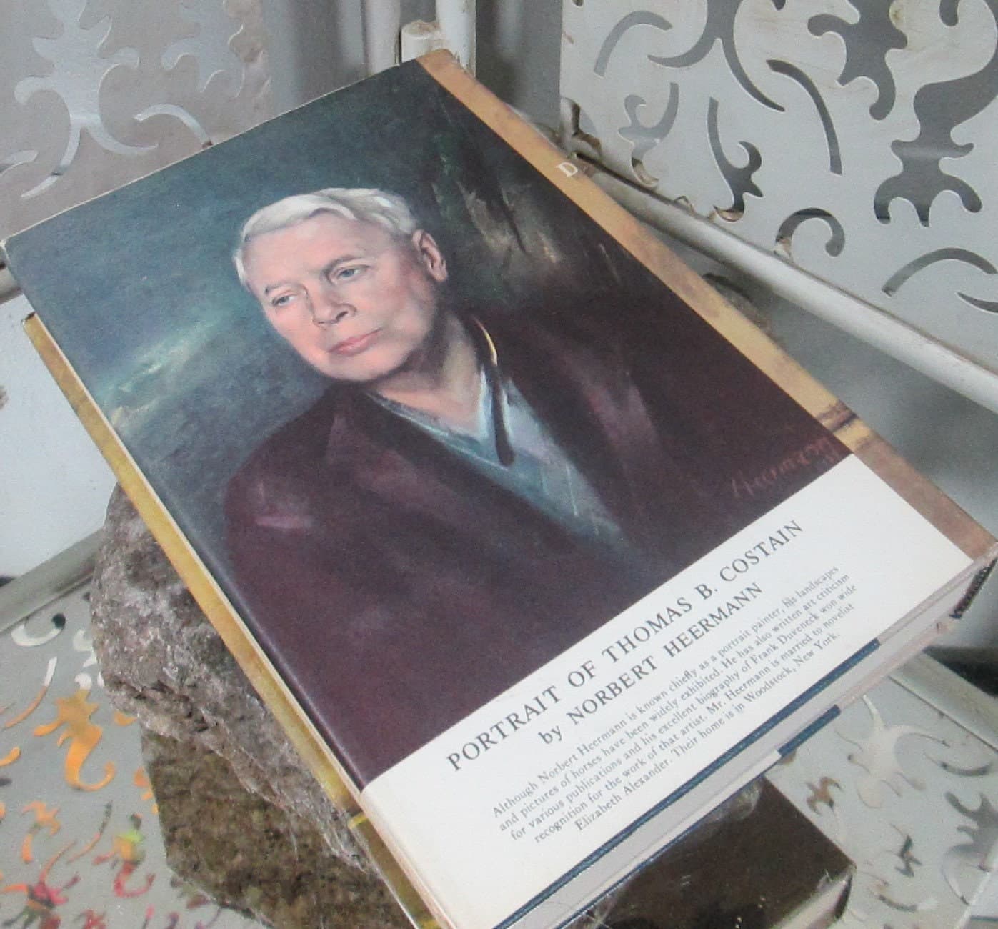 Vintage Edition The Darkness and the Dawn by Thomas Costain - Thumbnail 2