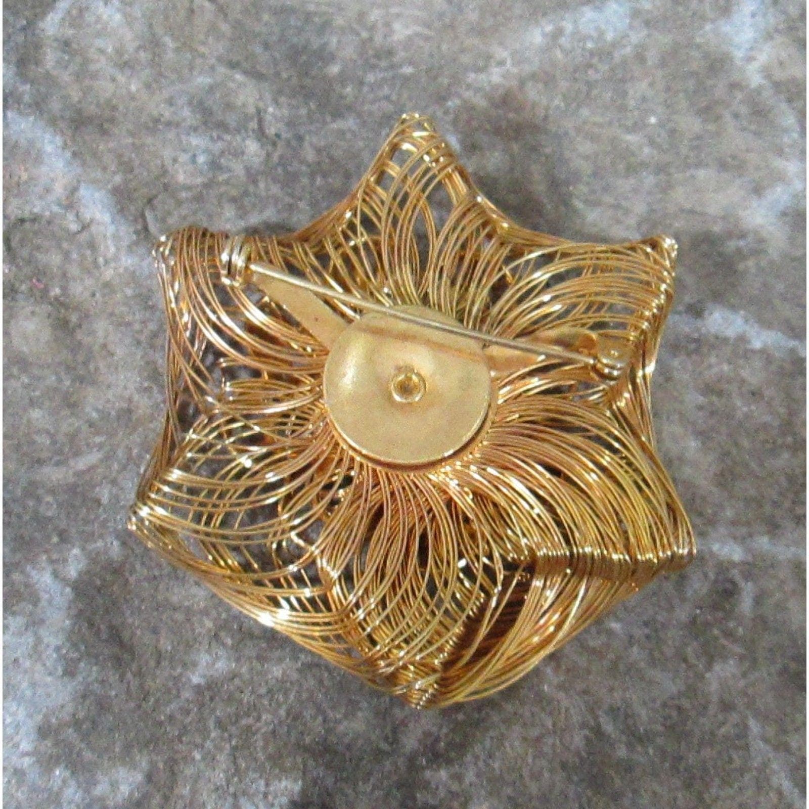 Vintage 1960's Gold Wire Flower Brooch - Thumbnail 2