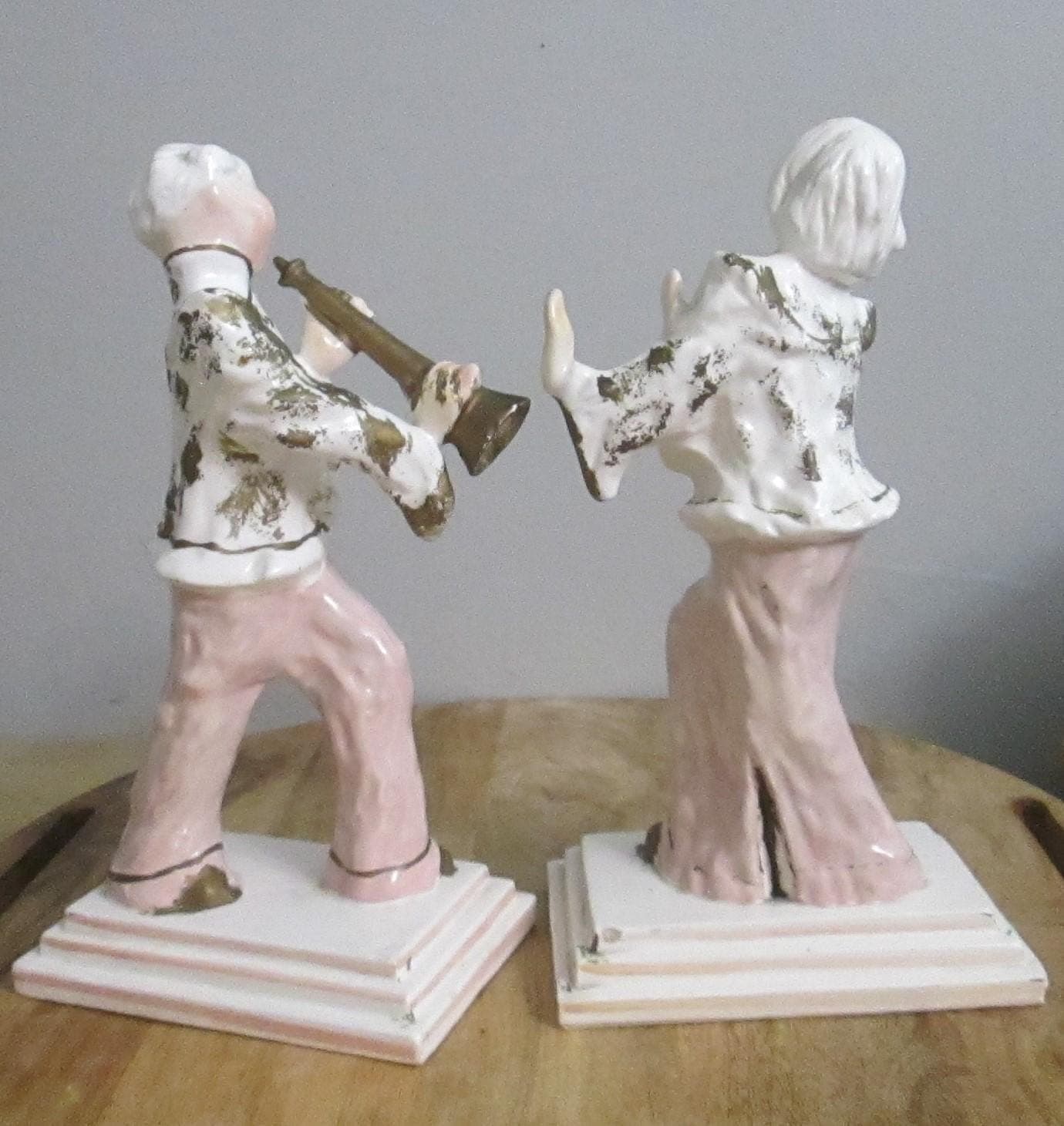 VIntage 1940s/50s Pair of Oriental FIgurines in Pink, Gold & Cream - Thumbnail 2
