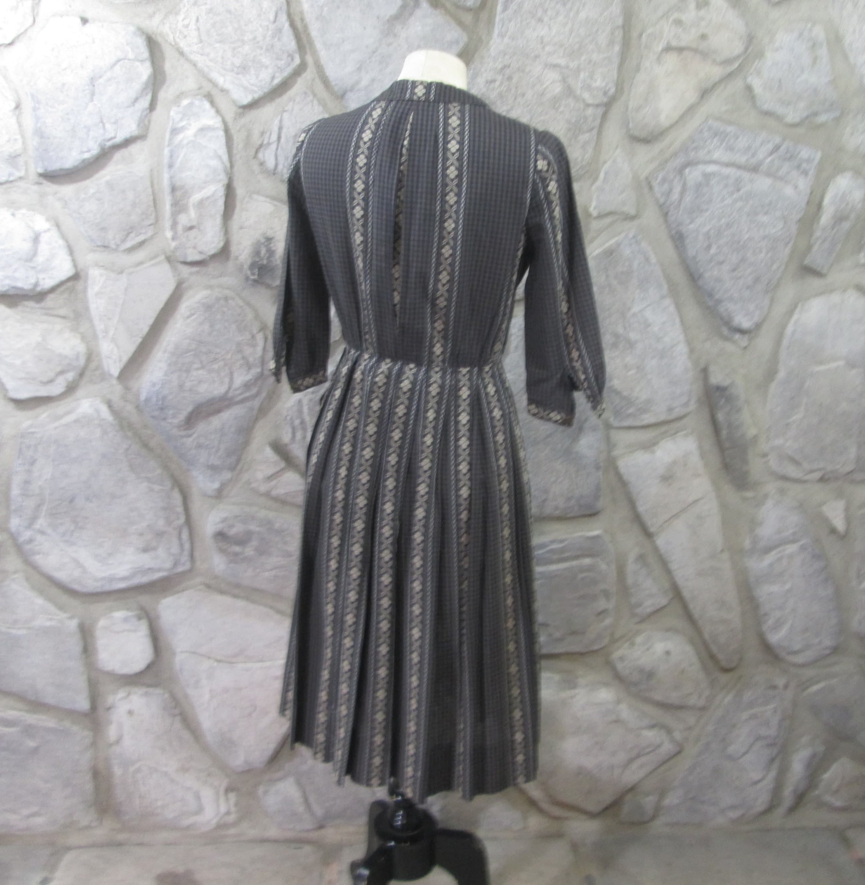 Vintage 1950's Brown Check Embroidered Look Shirtwaist Dress - Thumbnail 3
