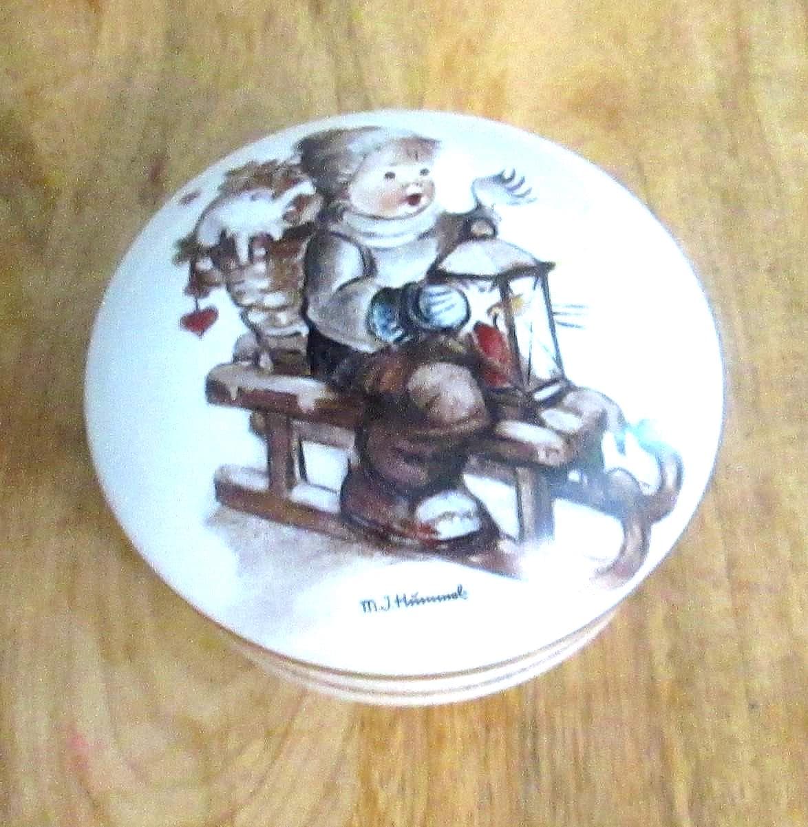 Vintage Reutter Porzellan Germany MJ Hummel Winter Fun Trinket Box
