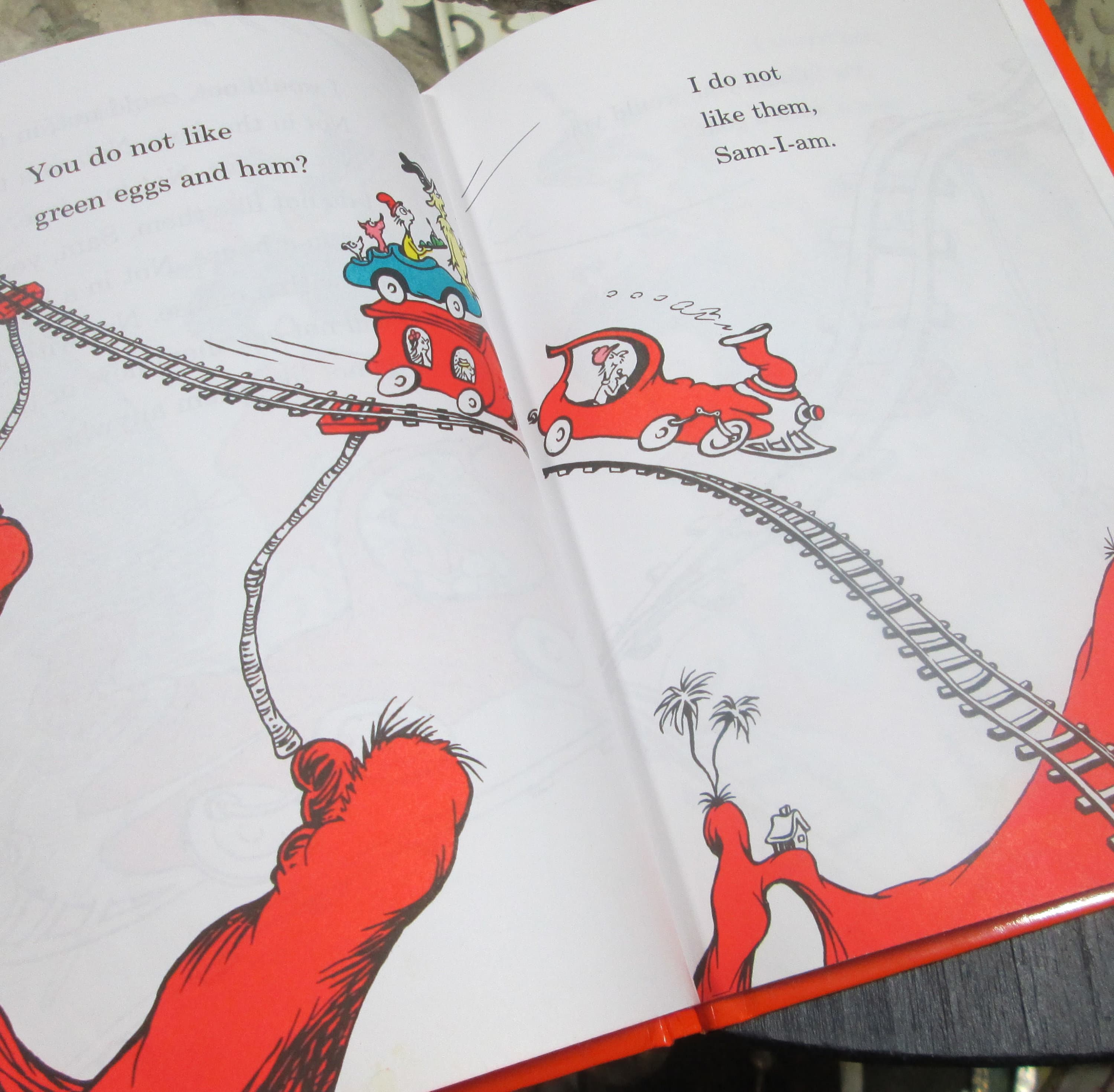 Vintage 1980's Dr. Seuss Green Eggs and Ham Children's Book - Thumbnail 3