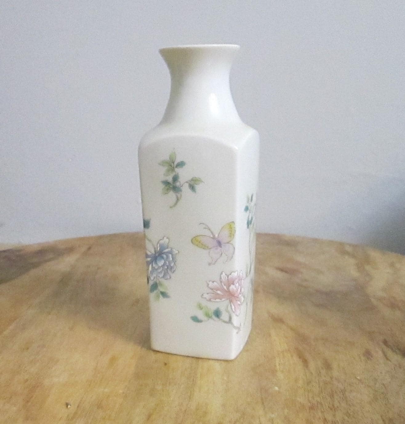 Vintage Takahashi Japanese Cream Enamel Vase
