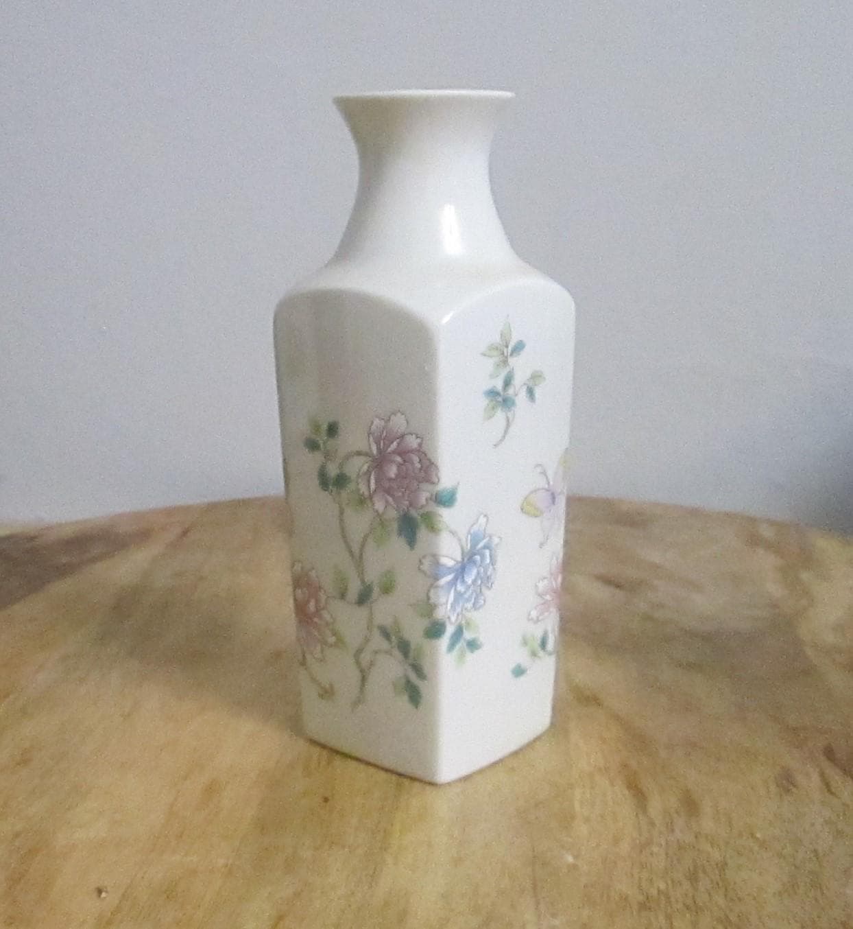 Vintage Takahashi Japanese Cream Enamel Vase - Thumbnail 2