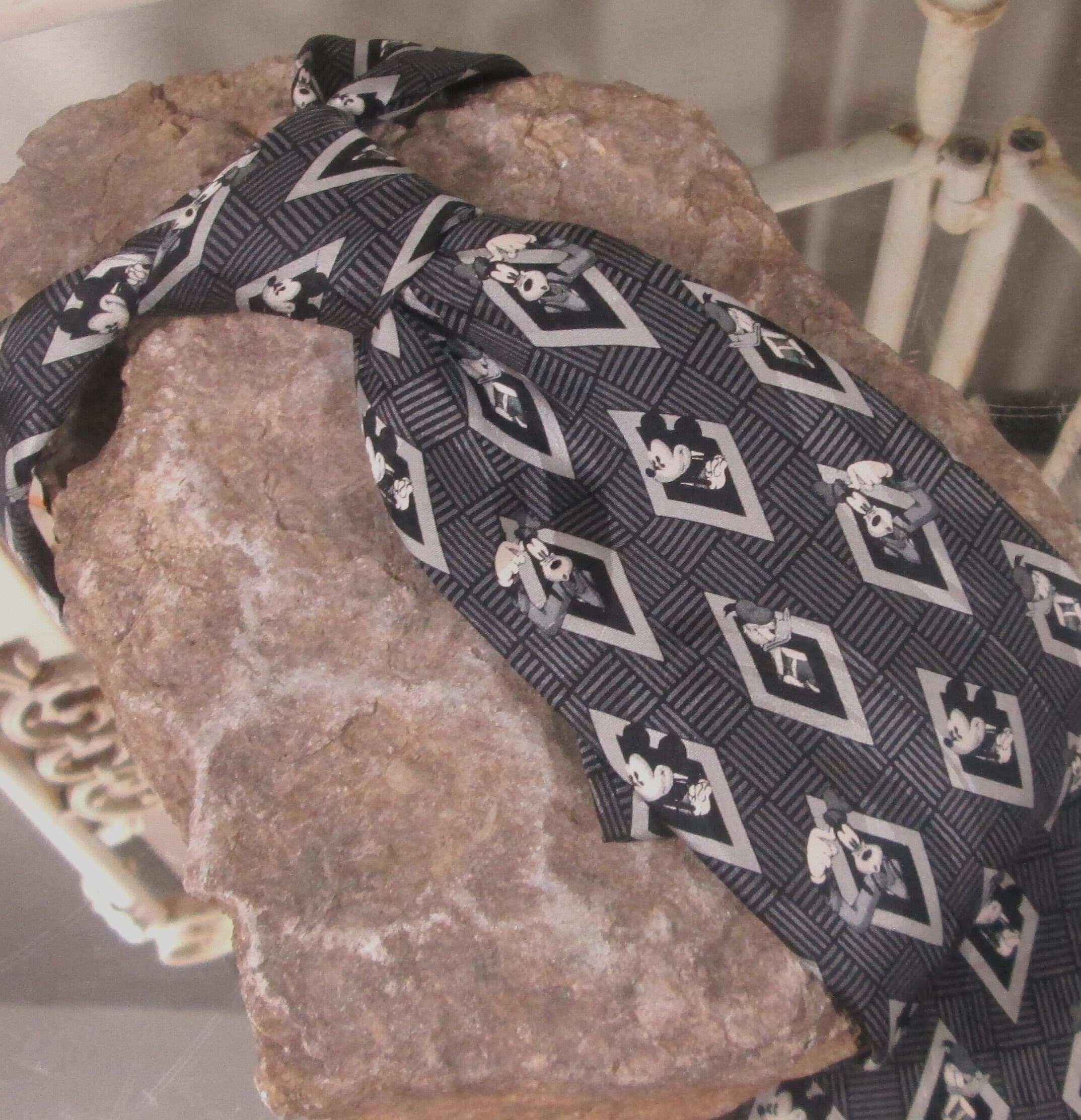 Vintage Disney Mickey Mouse, Donald Duck, and Pluto Black & Silver Silk Tie