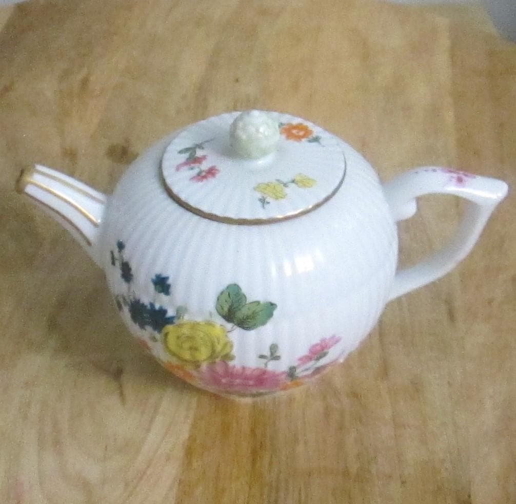 Vintage Franklin Mint Victoria & Albert Museum Furstenberg Teapot - Thumbnail 2