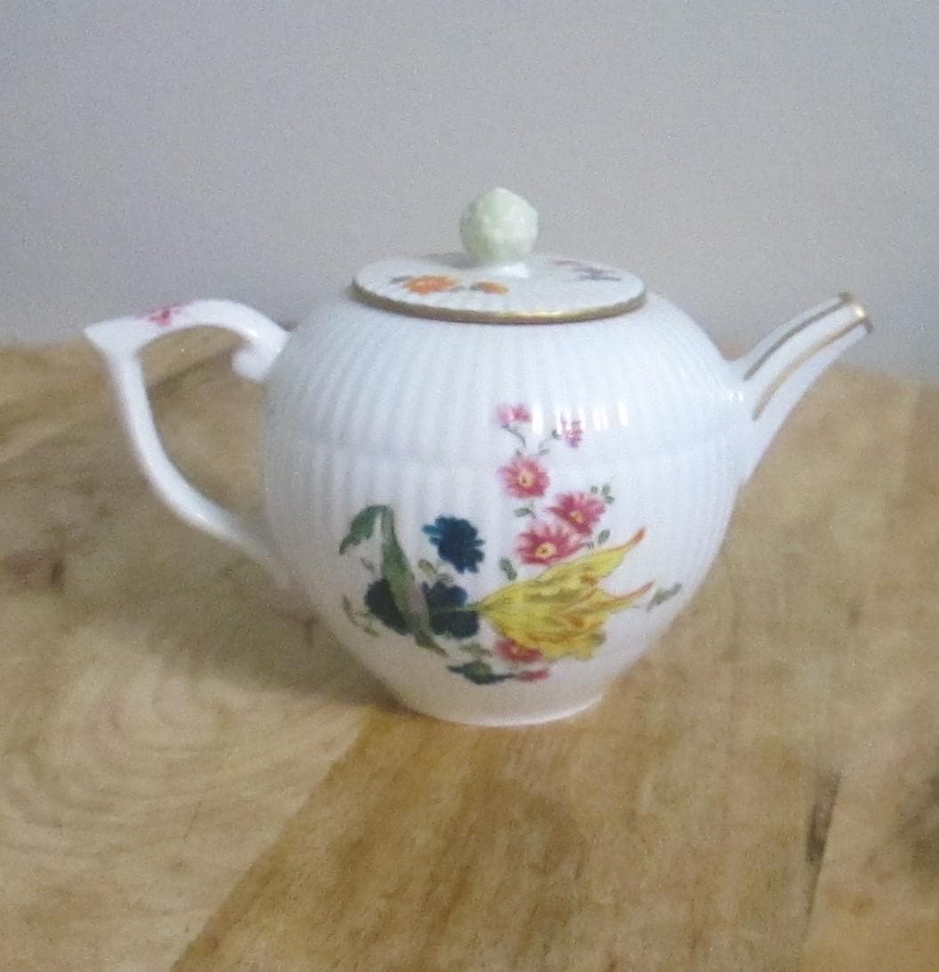 Vintage Franklin Mint Victoria & Albert Museum Furstenberg Teapot - Thumbnail 3