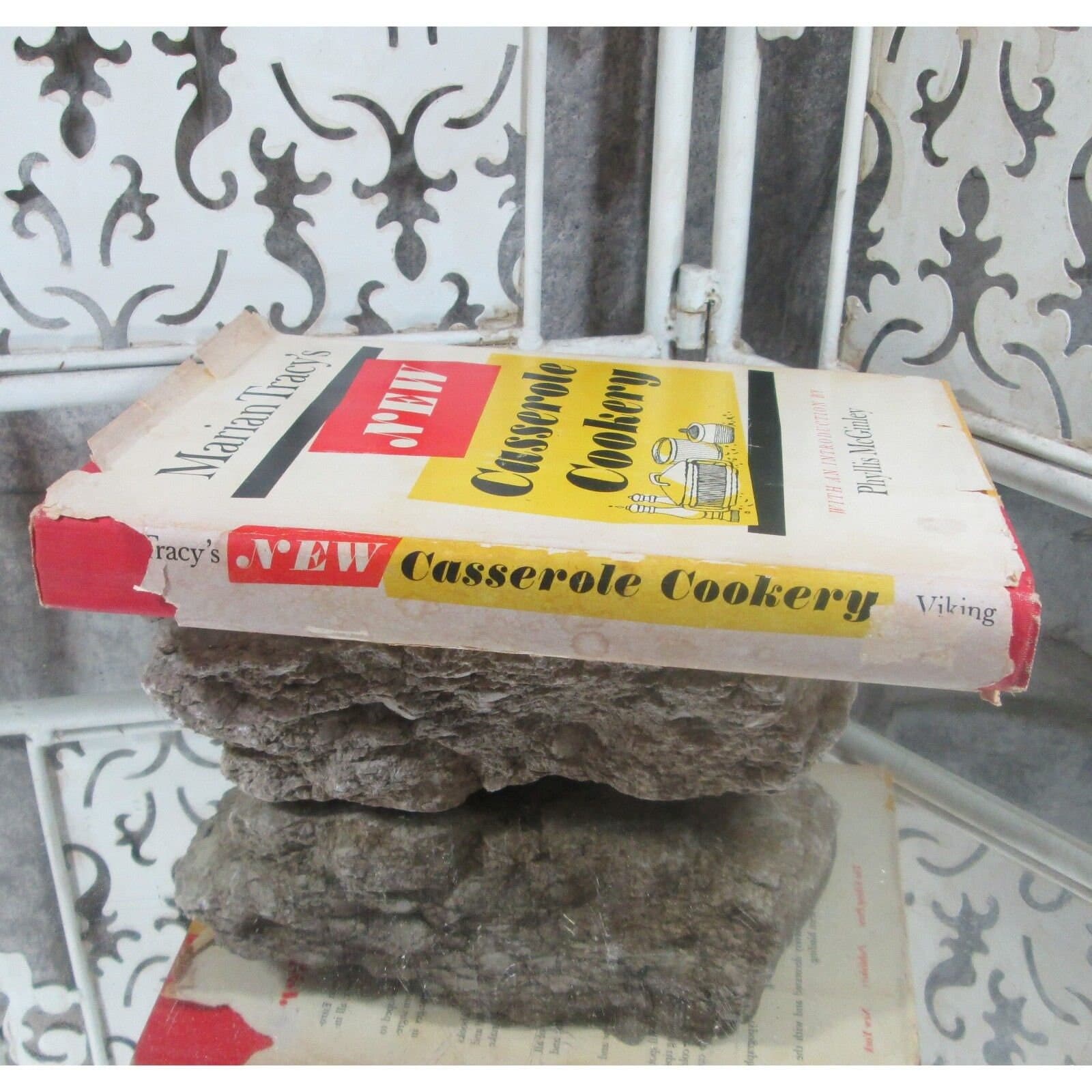 Marian Tracy's New Casserole Cookery Cook Book 1968 - Thumbnail 2
