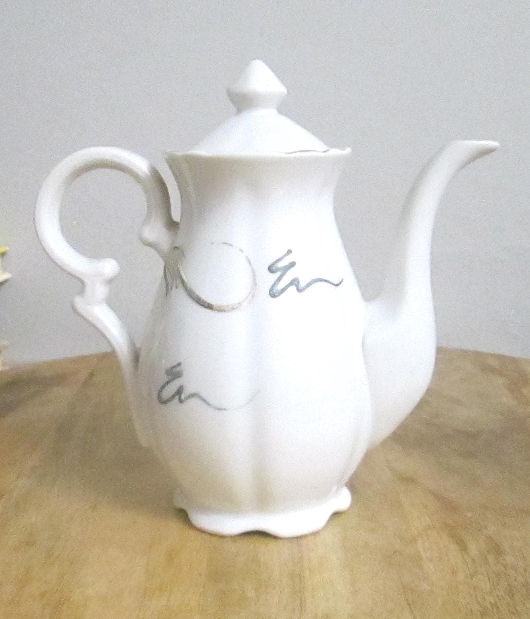 Vintage White Dragon Ware Porcelain Tea Pot, Florida Souvenir - Thumbnail 3