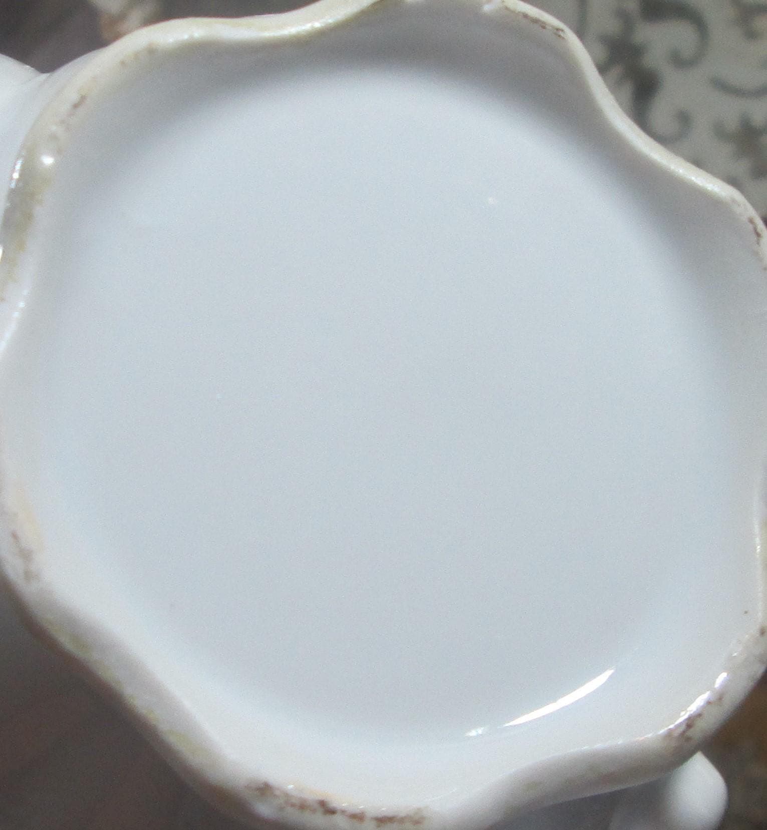 Vintage White Dragon Ware Porcelain Tea Pot, Florida Souvenir - Thumbnail 2