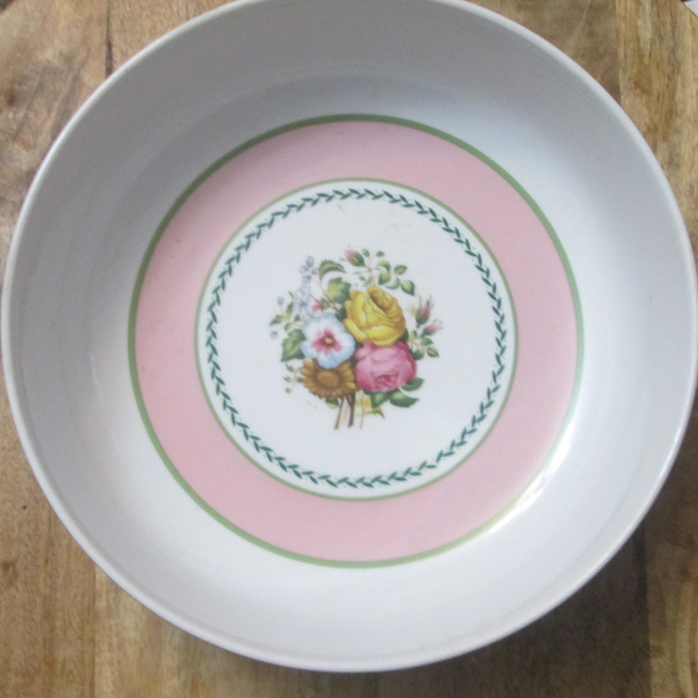 Vintage Georges Briard St. Honore Pattern Serving Bowl