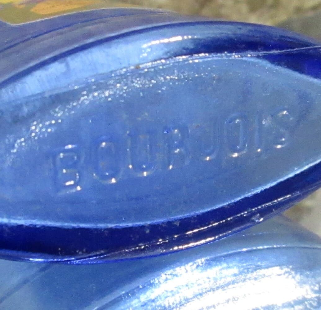 Vintage Bourjois Violet Talc Blue Glass Shaker Bottle - Thumbnail 2