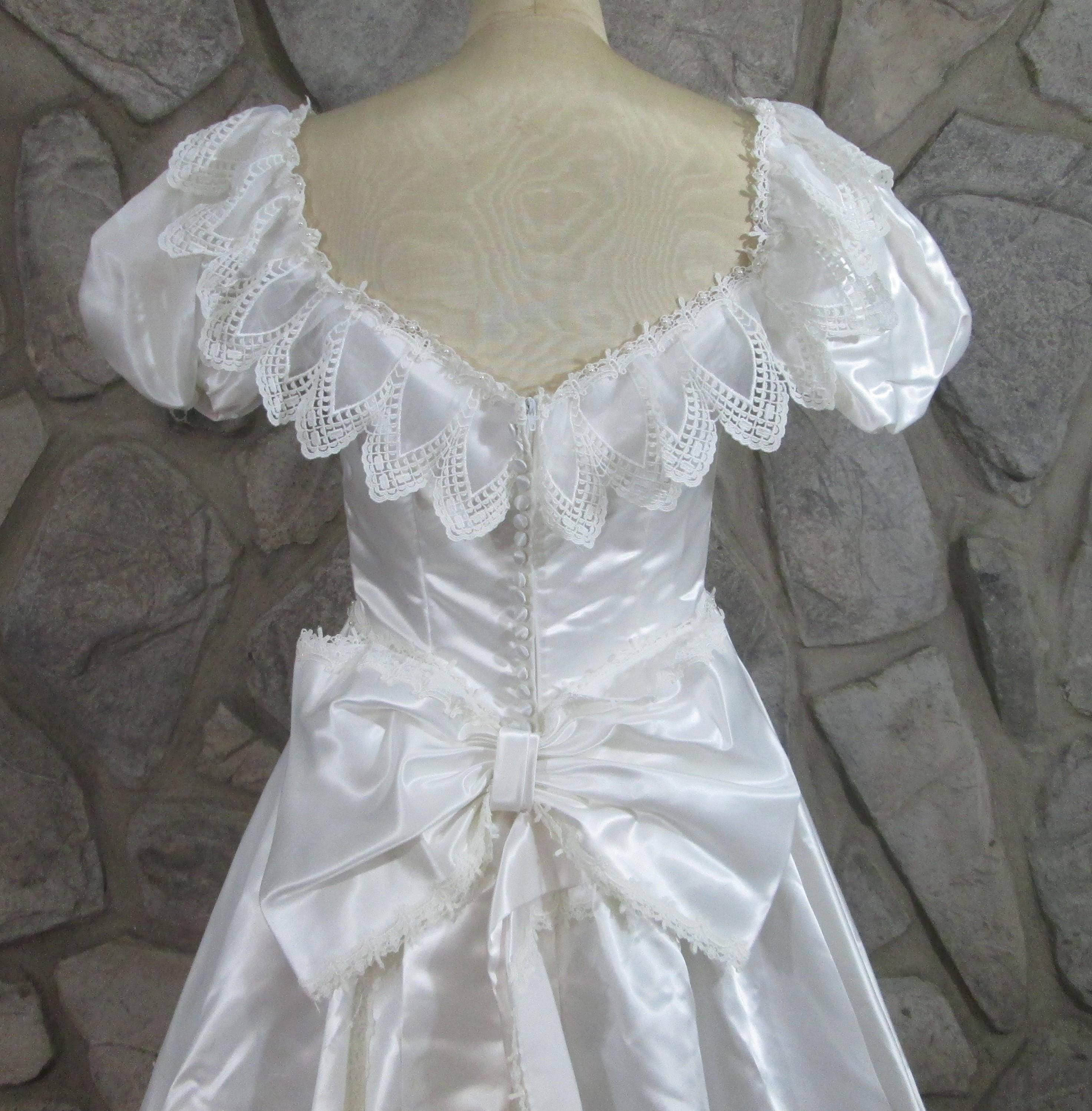 Vintage 1980's Alfred Angelo Satiny Wedding Gown - Thumbnail 4
