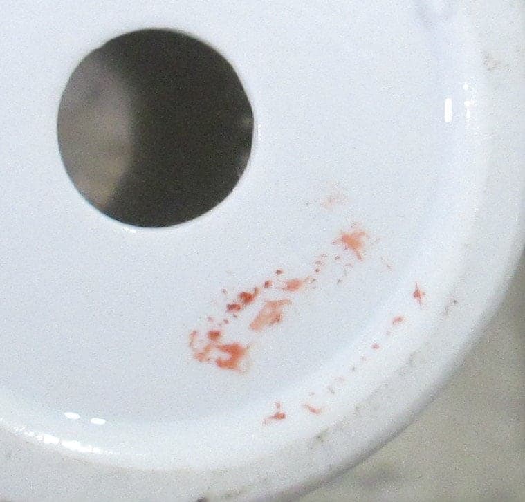 Vintage Reticulated White Porcelain Enamel Vase - Thumbnail 4