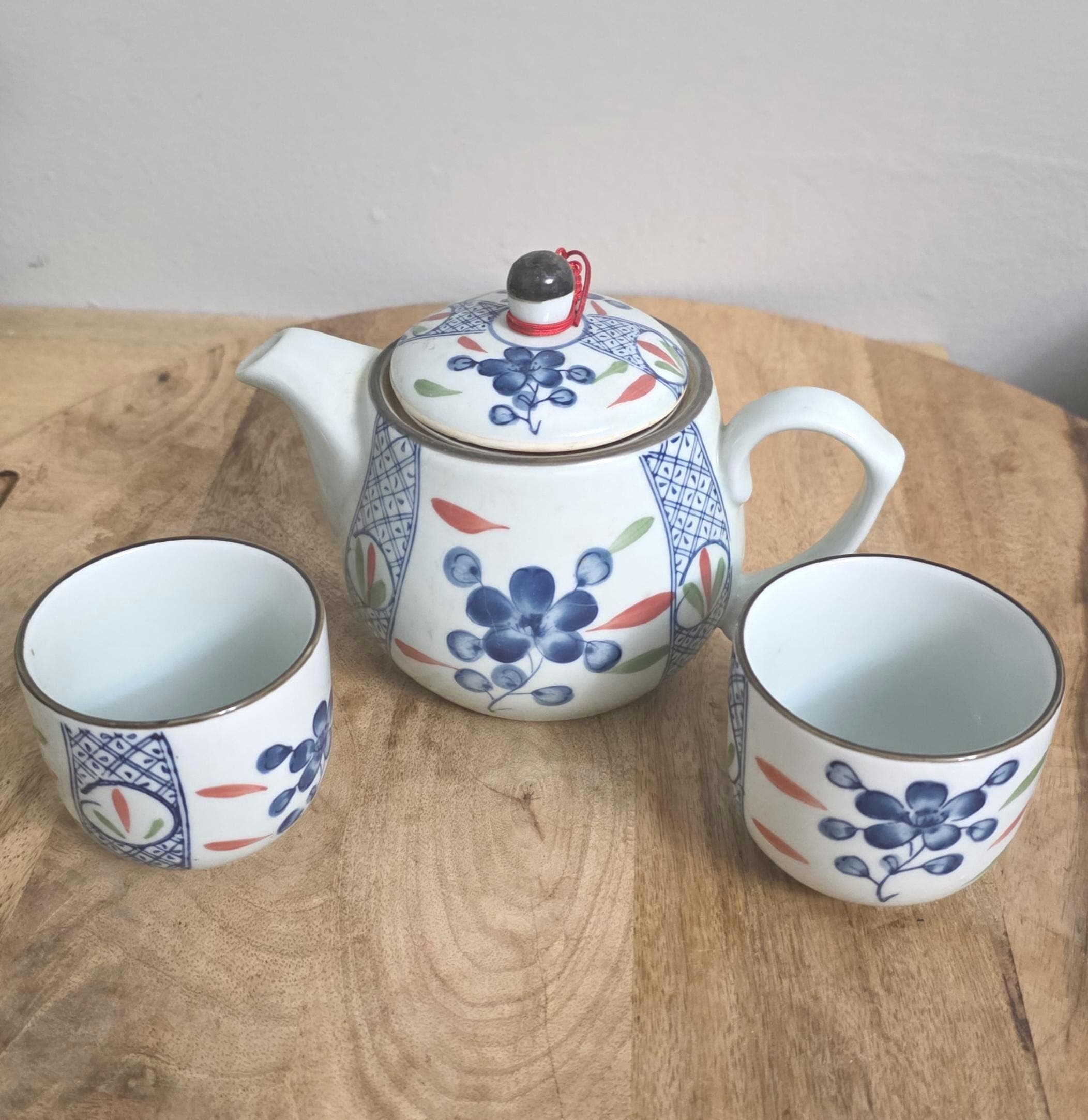 Vintage Japanese Teapot and Tea Cups - Thumbnail 2