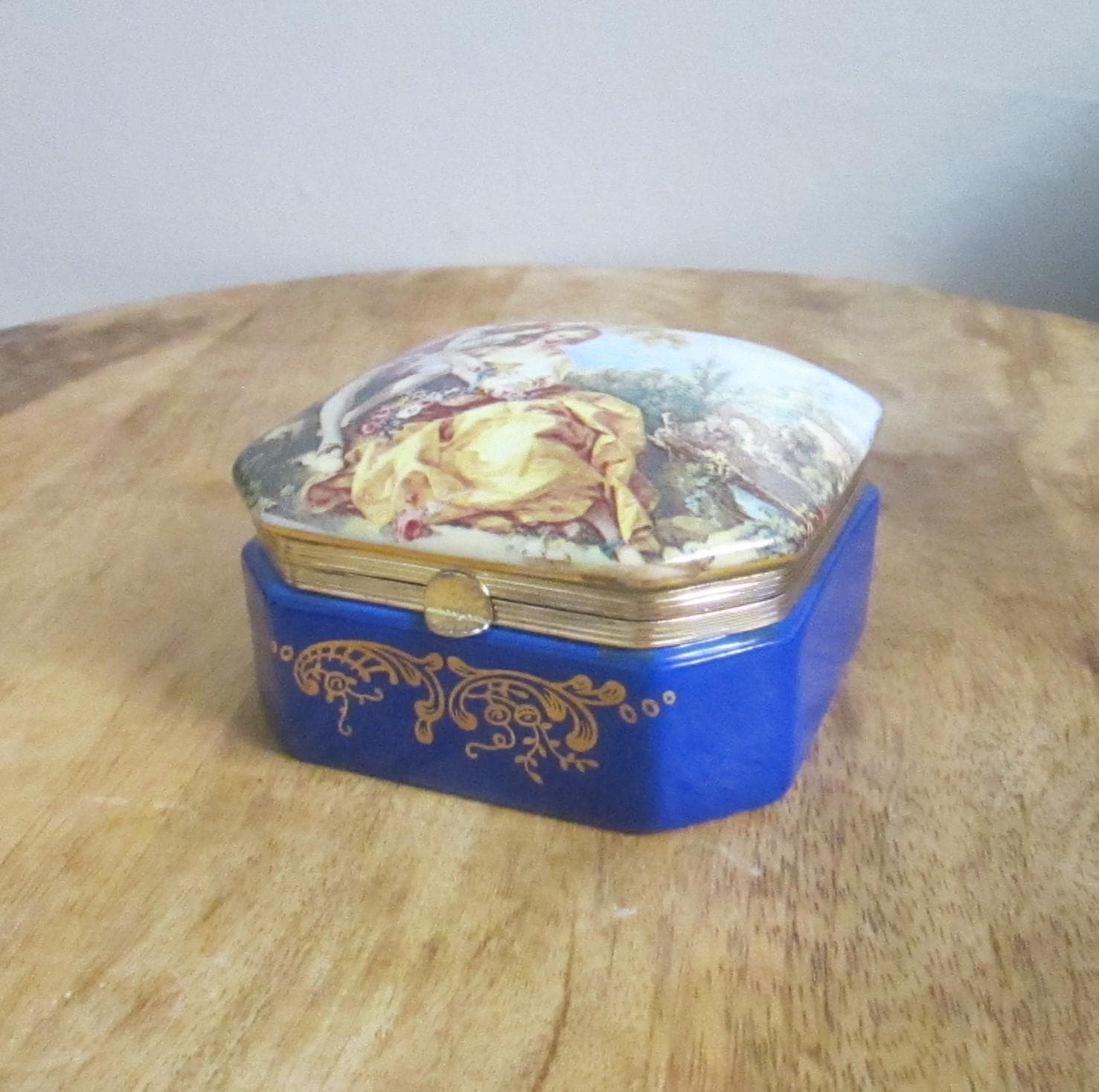 Vintage Andrea by Sadek Trinket Box - Thumbnail 2