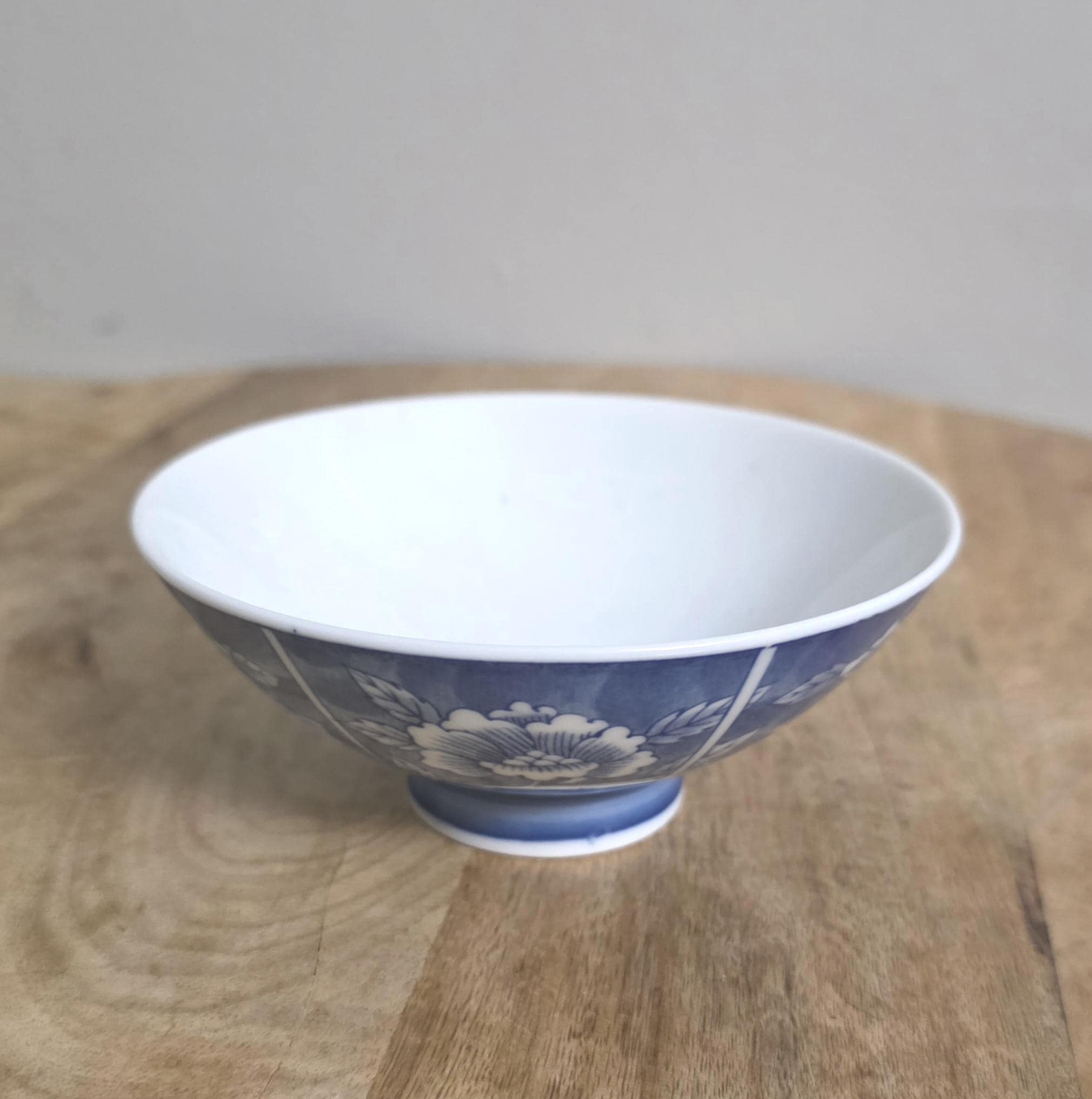 Vintage Japanese Blue Floral Rice Bowl - Thumbnail 3