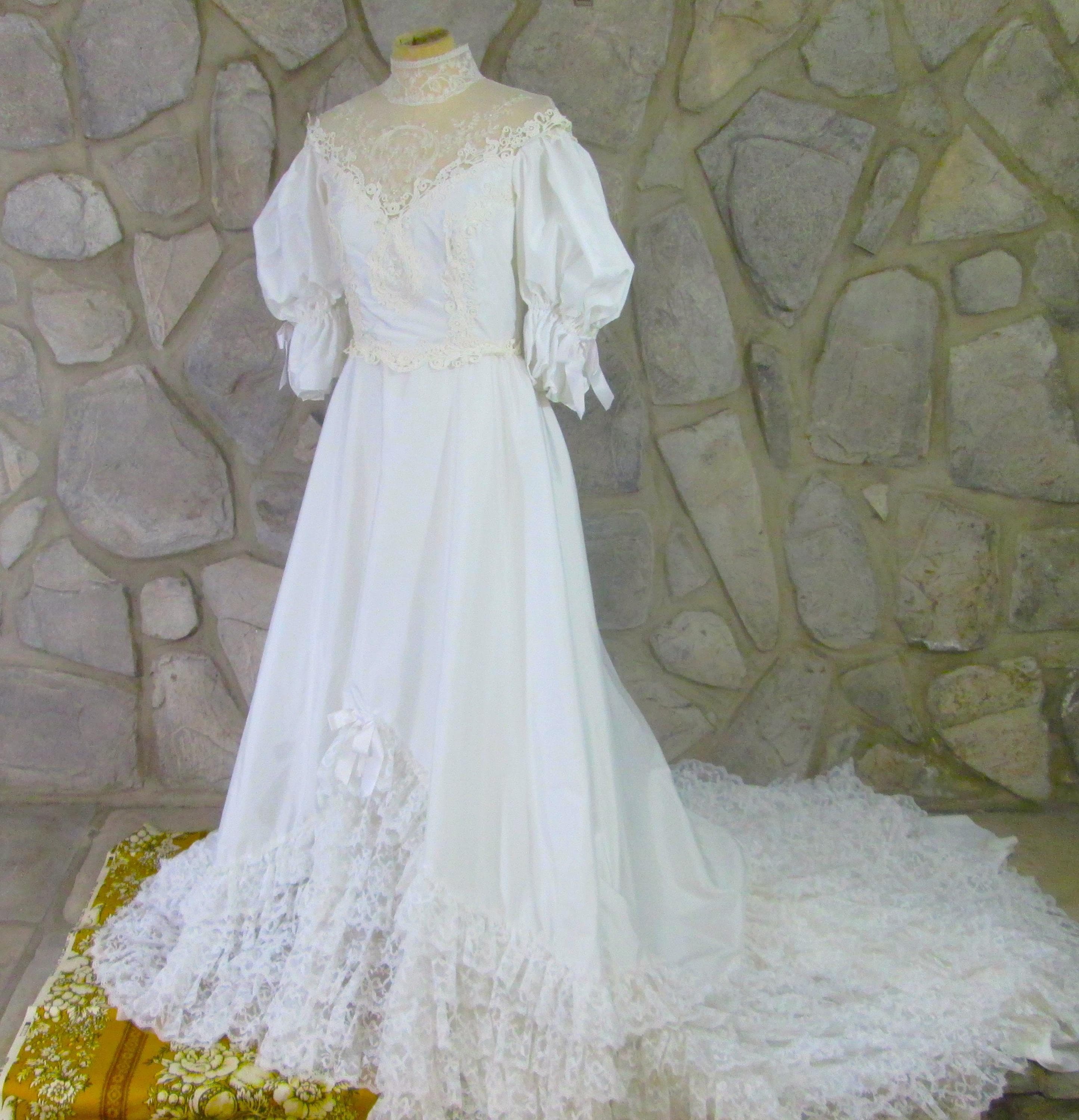 Vintage 80's Ruffled Train Wedding Dress - Thumbnail 2