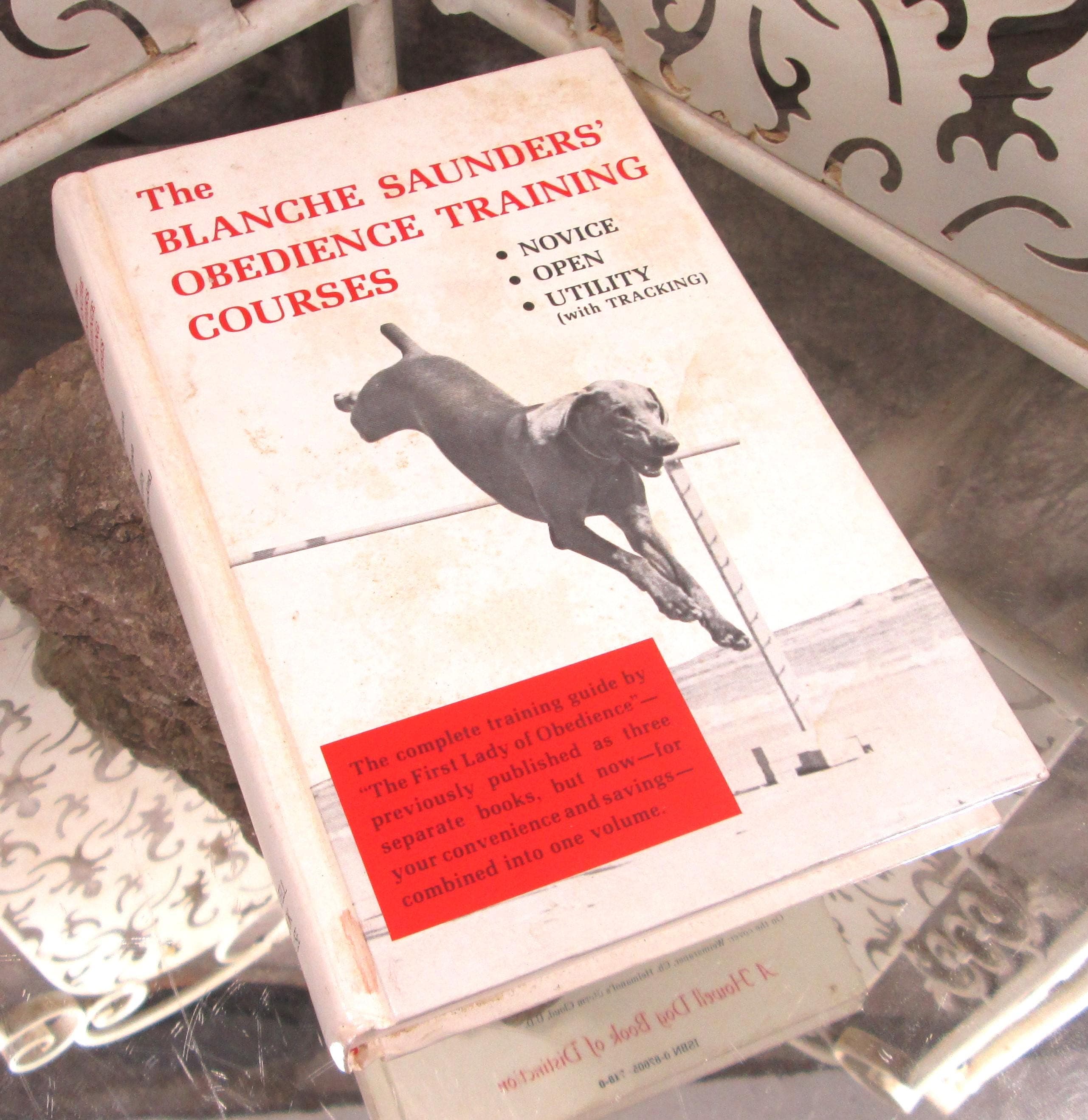 The Blanche Saunders' Obedience Training Courses, 1976, Dog Training Guide