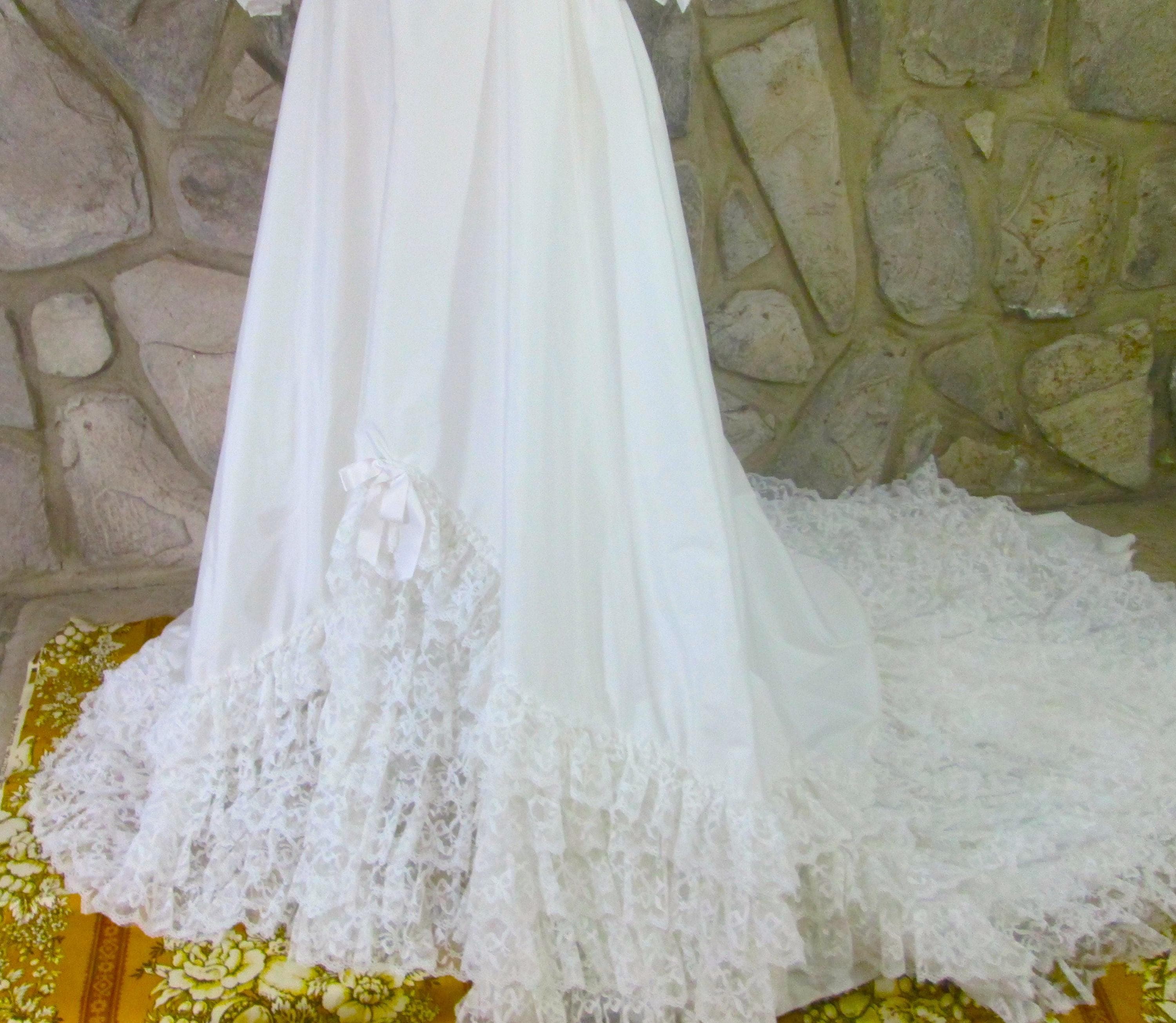 Vintage 80's Ruffled Train Wedding Dress - Thumbnail 4