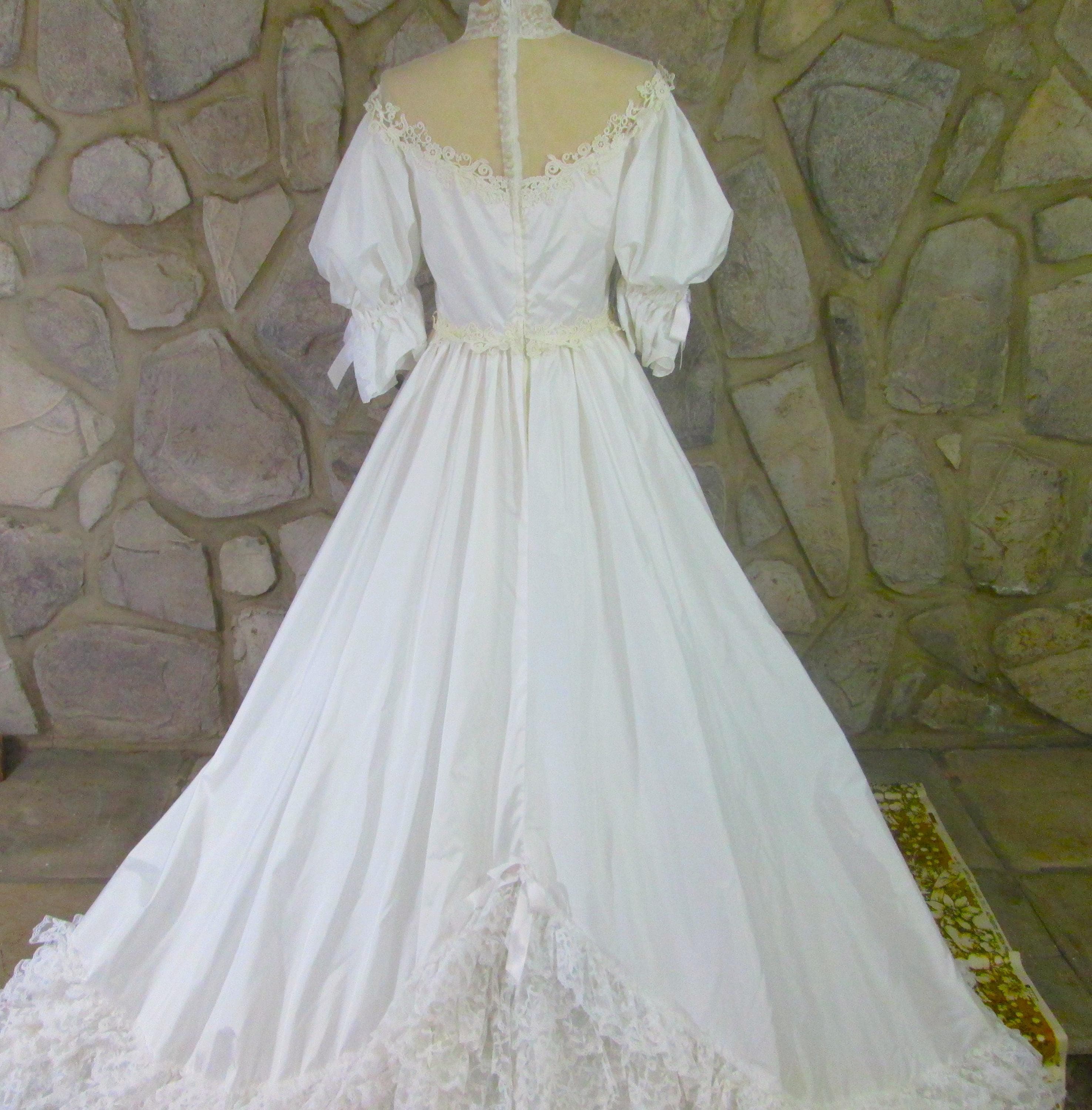 Vintage 80's Ruffled Train Wedding Dress - Thumbnail 8