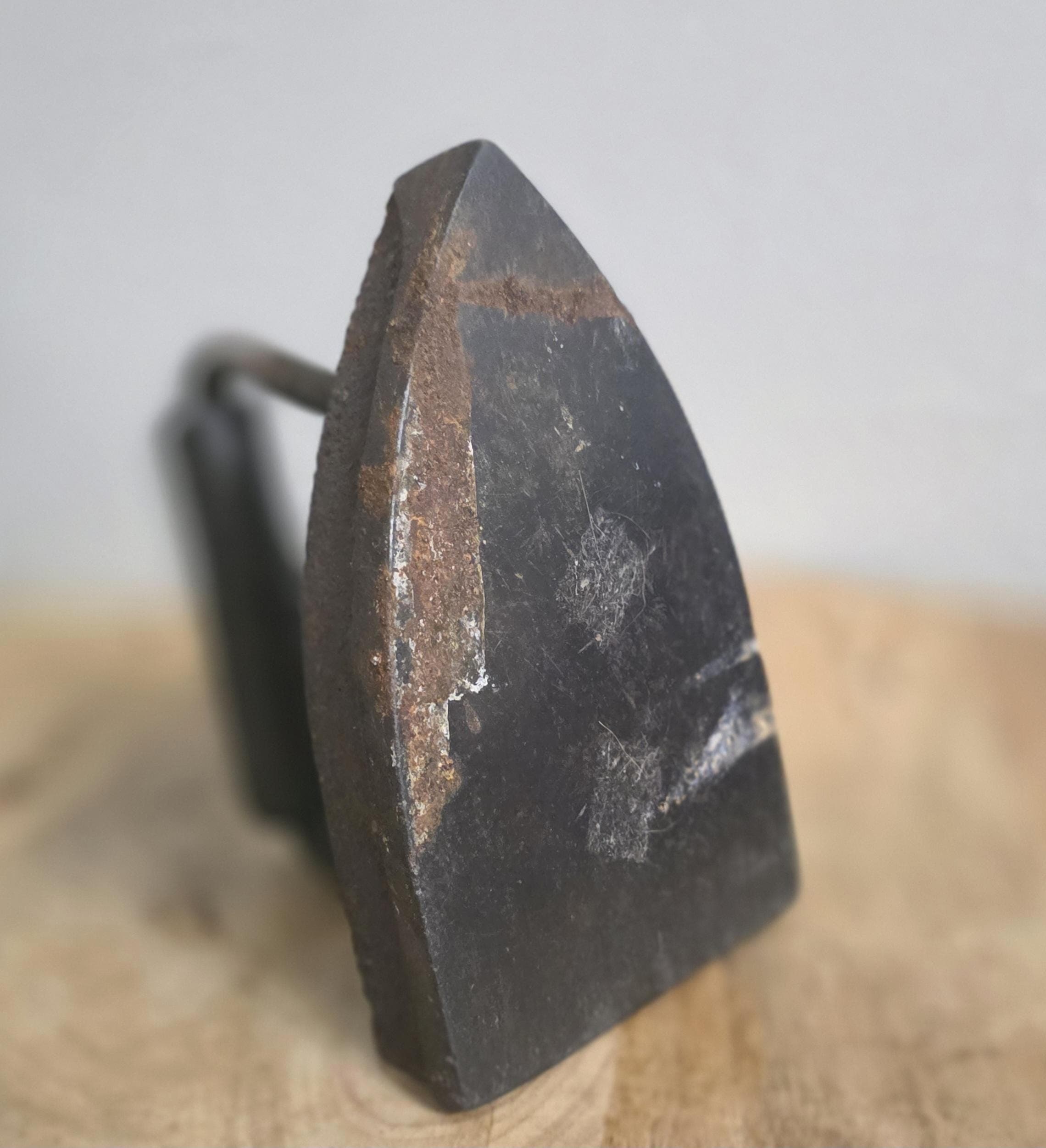 Antique Primitive Farmhouse Decor King Cast Iron Flat Iron - Thumbnail 3