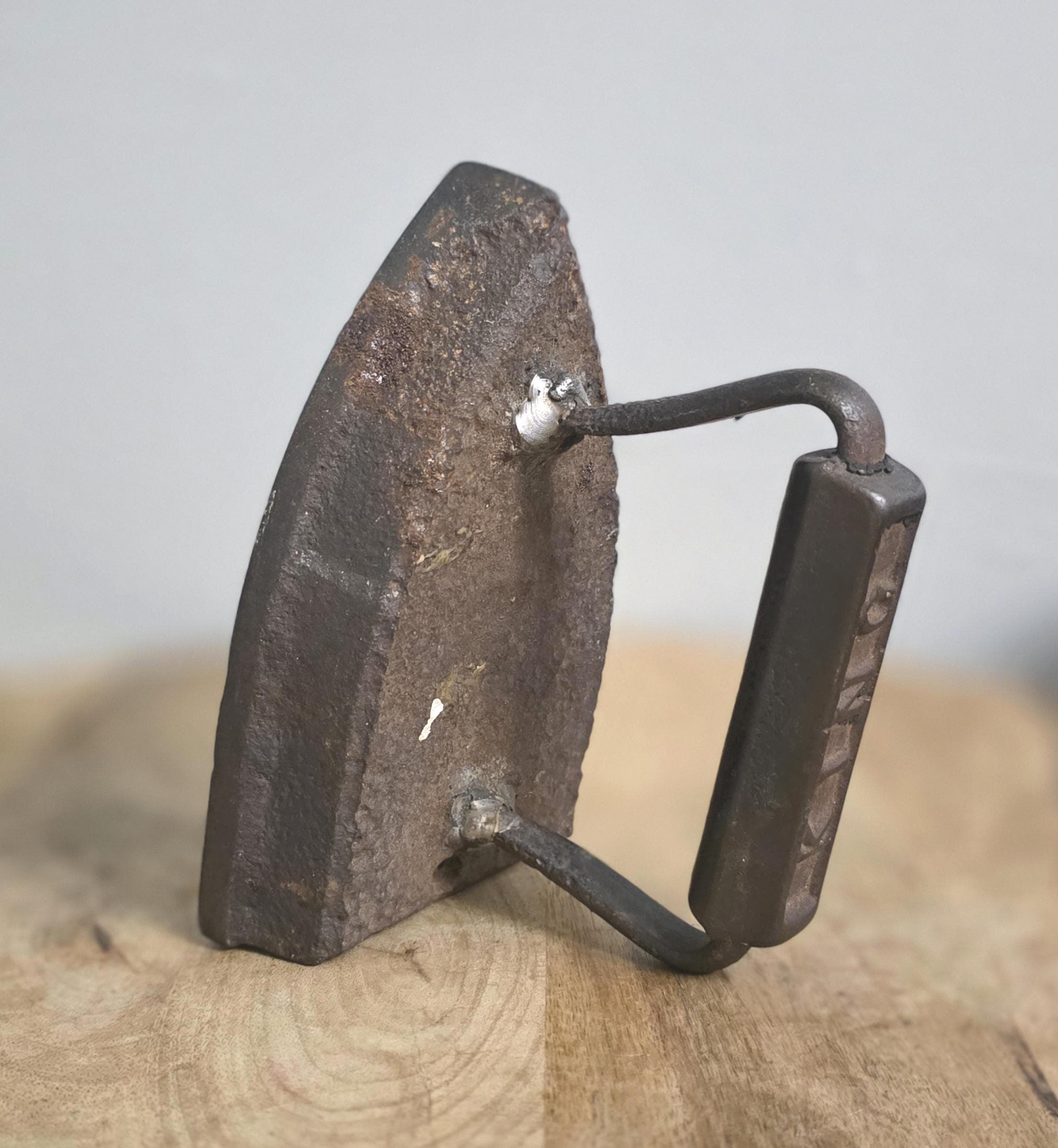 Antique Primitive Farmhouse Decor King Cast Iron Flat Iron - Thumbnail 2