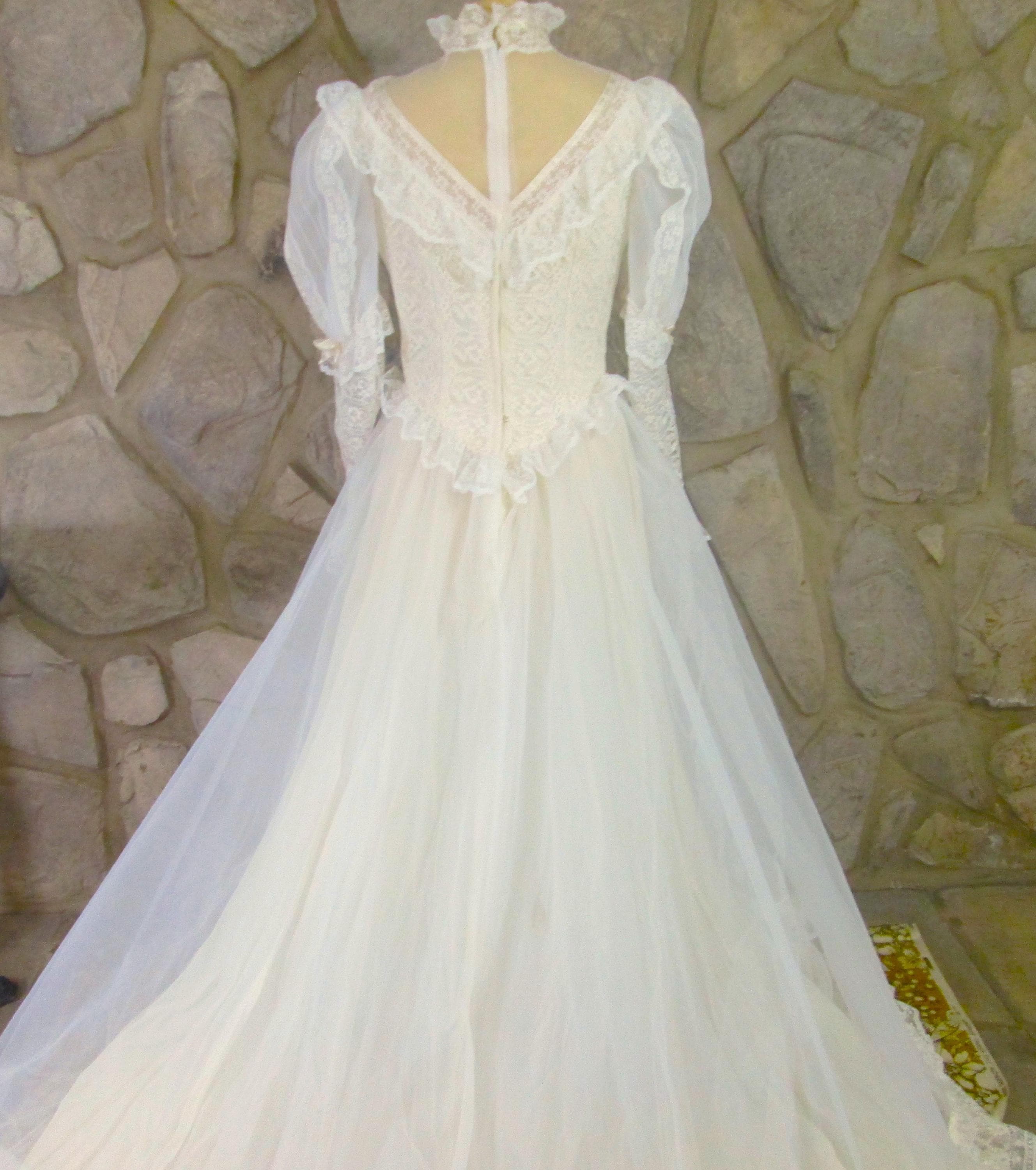 Vintage 80's Renaissance Style Wedding Gown - Thumbnail 4