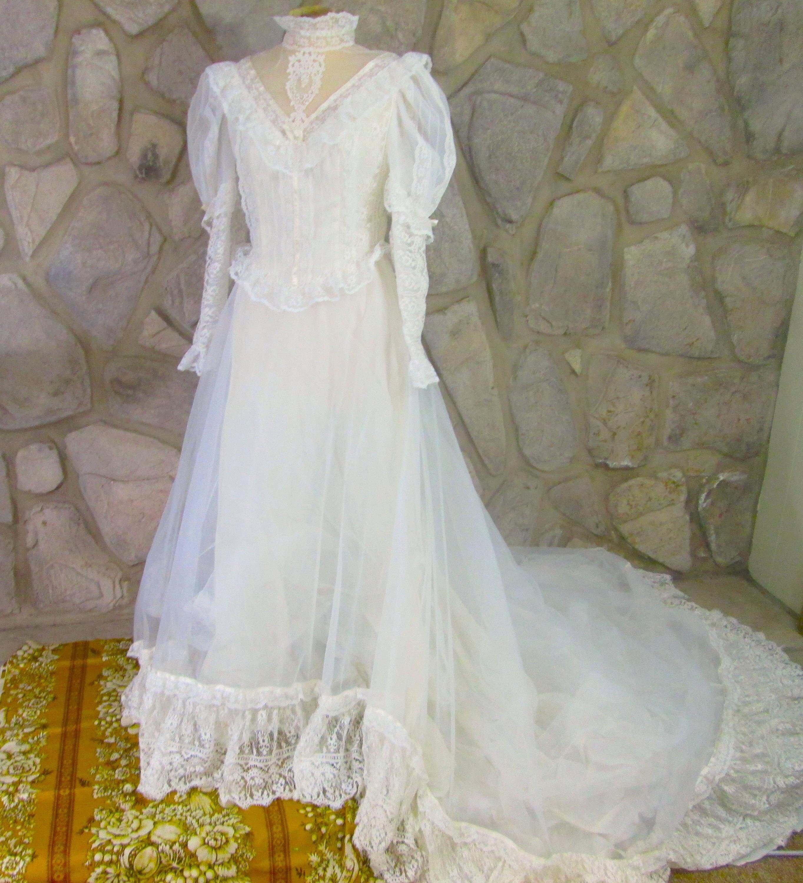 Vintage 80's Renaissance Style Wedding Gown - Thumbnail 2