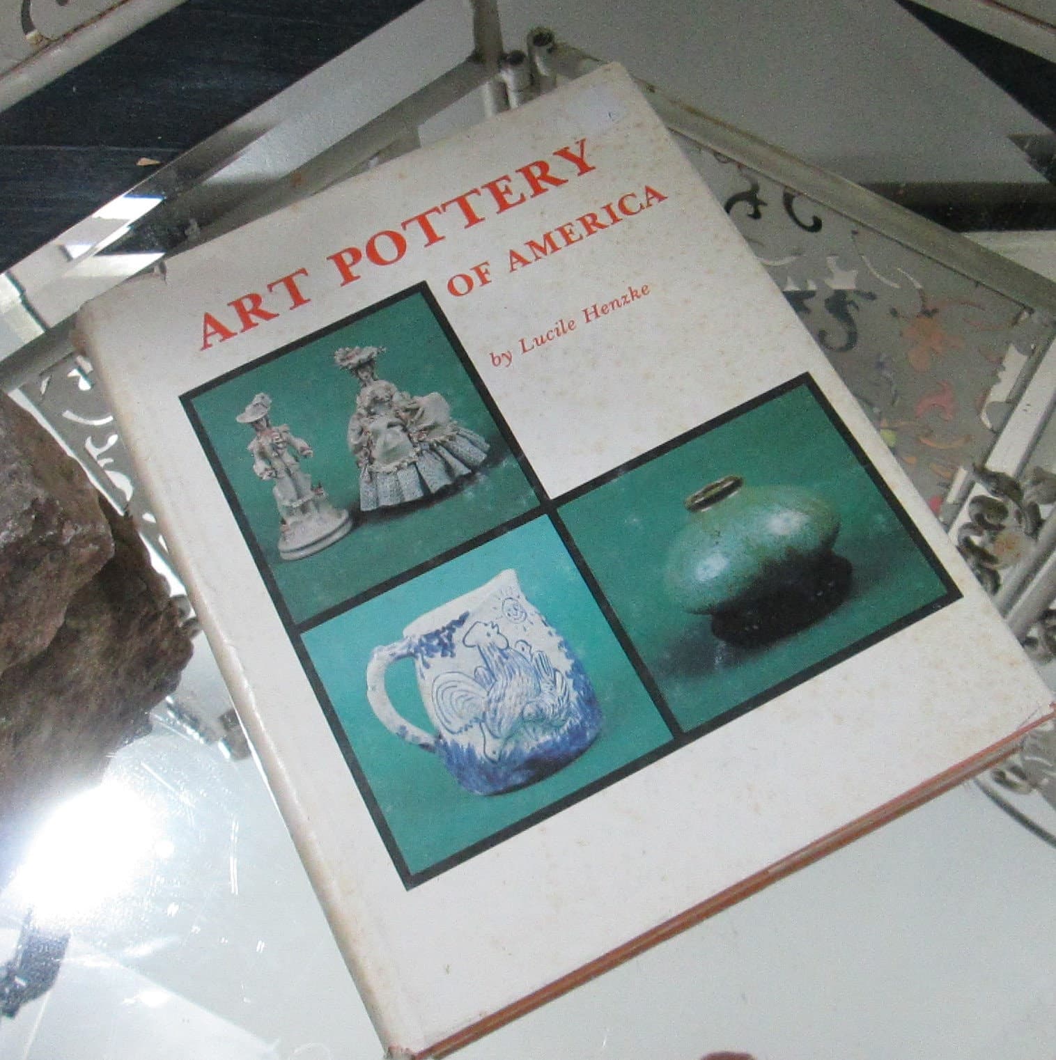 Vintage Art Pottery of America by Lucile Henzke, 1982
